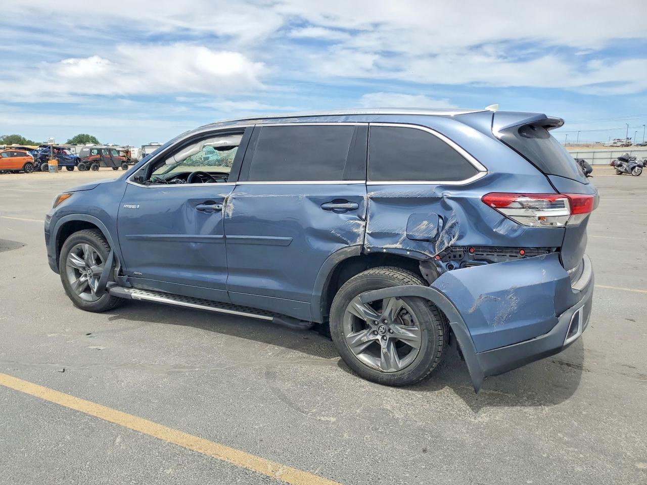 2019 Toyota Highlander Hybrid Limited Platinum - Фото 2