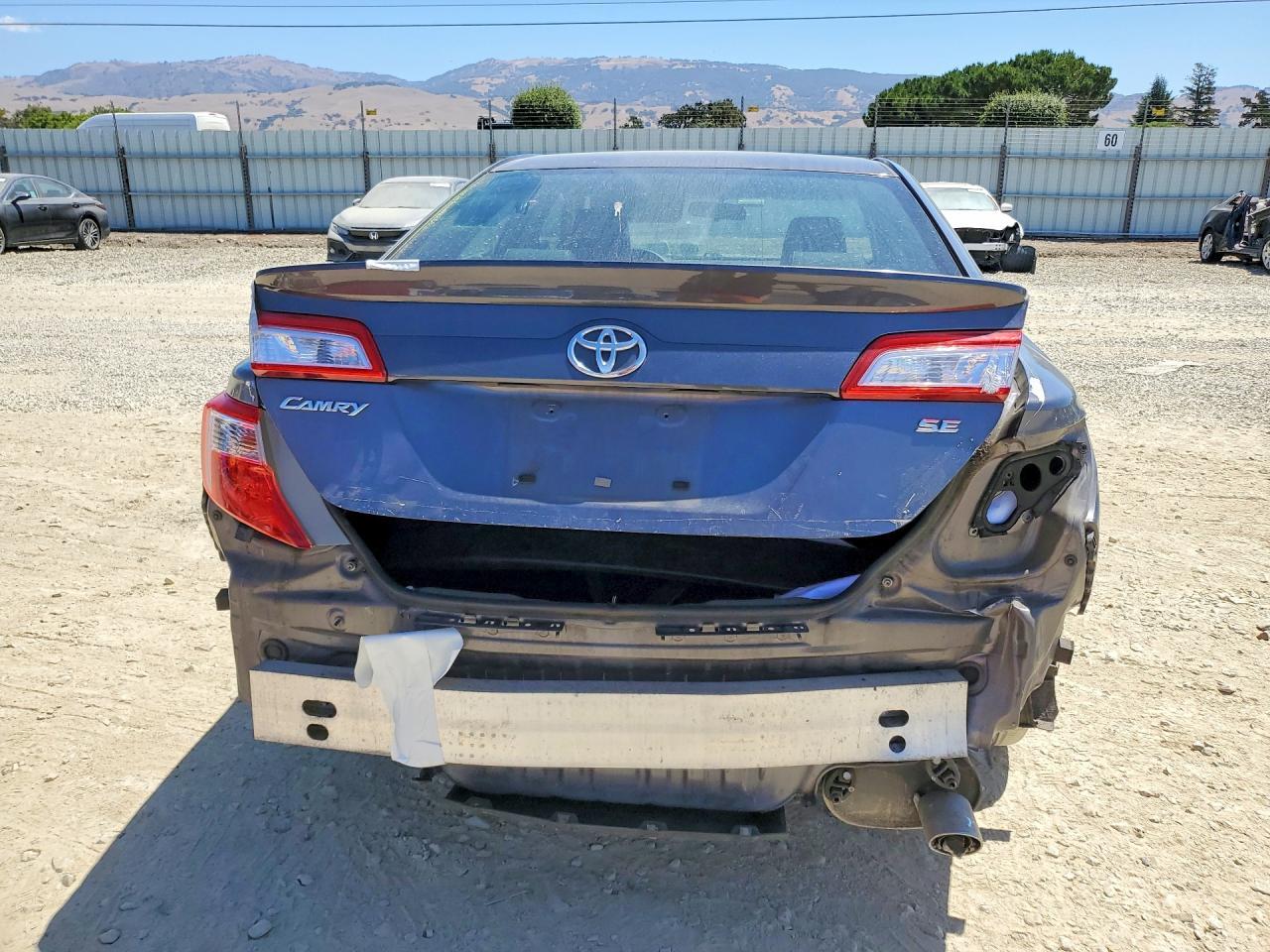 2014 Toyota Camry Se - Image 6