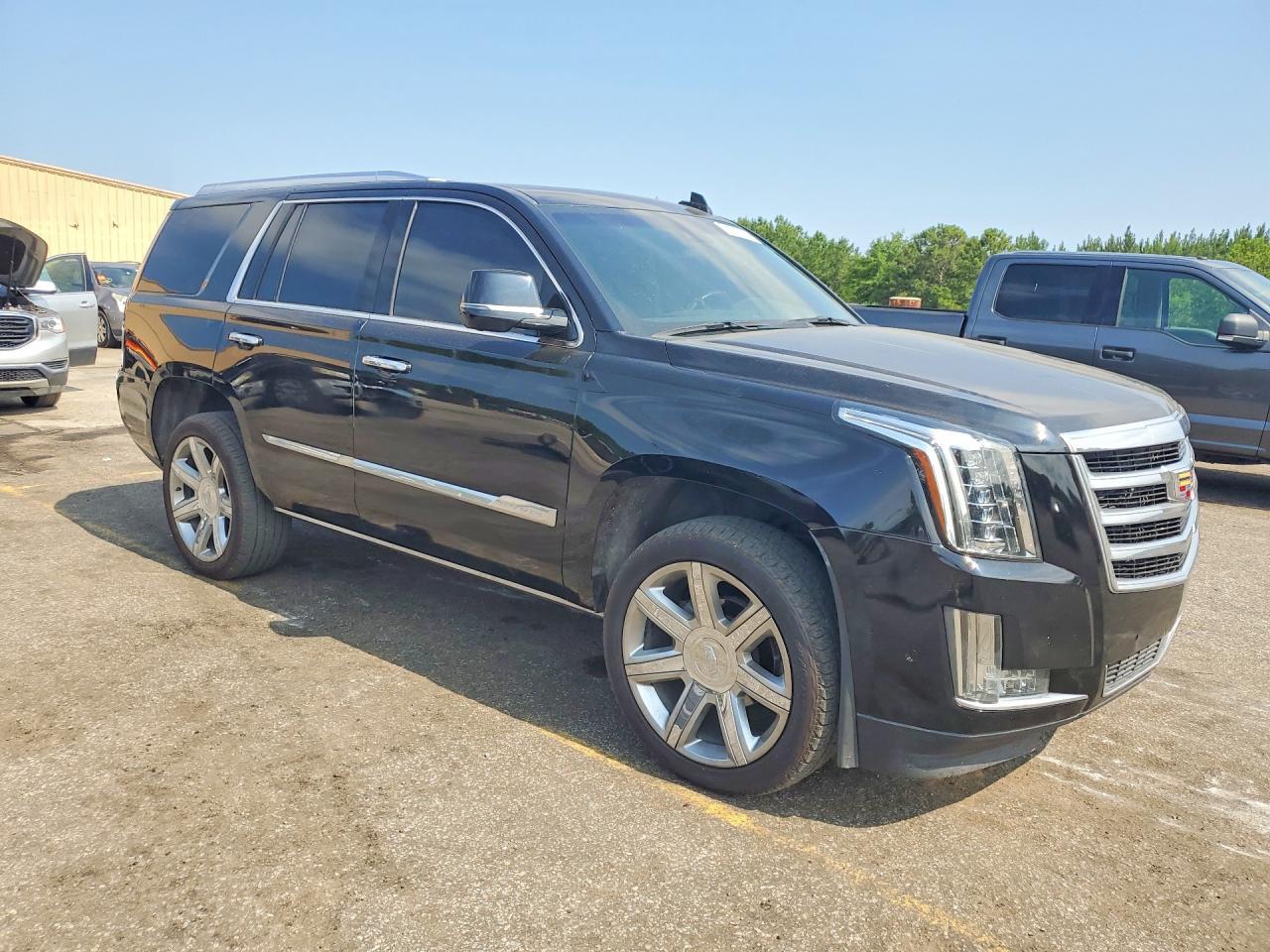 2018 Cadillac Escalade Luxury - Image 4