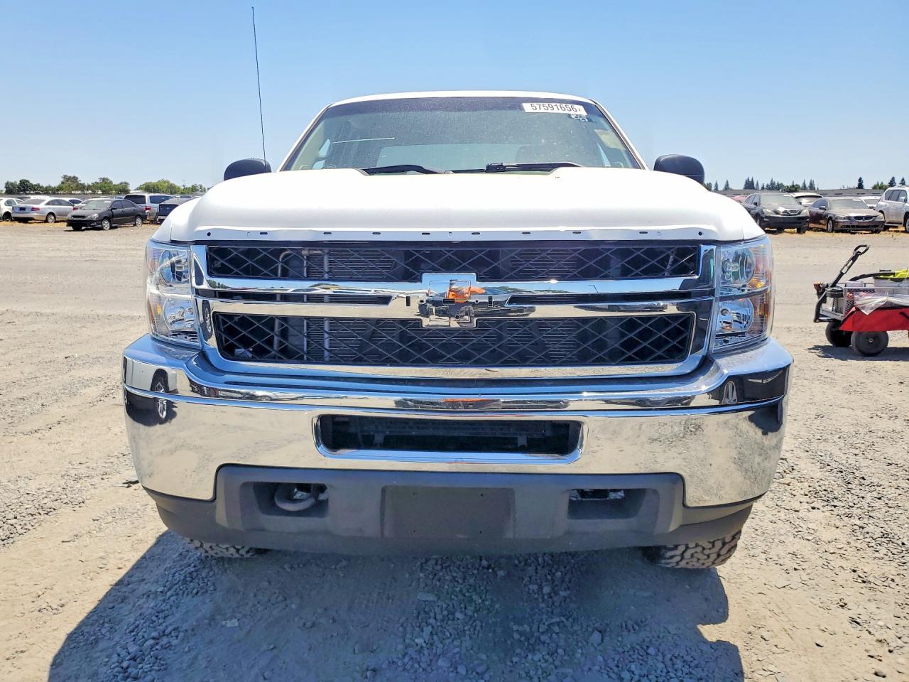 2013 Chevrolet Silverado C2500 Heavy Duty - Image 5