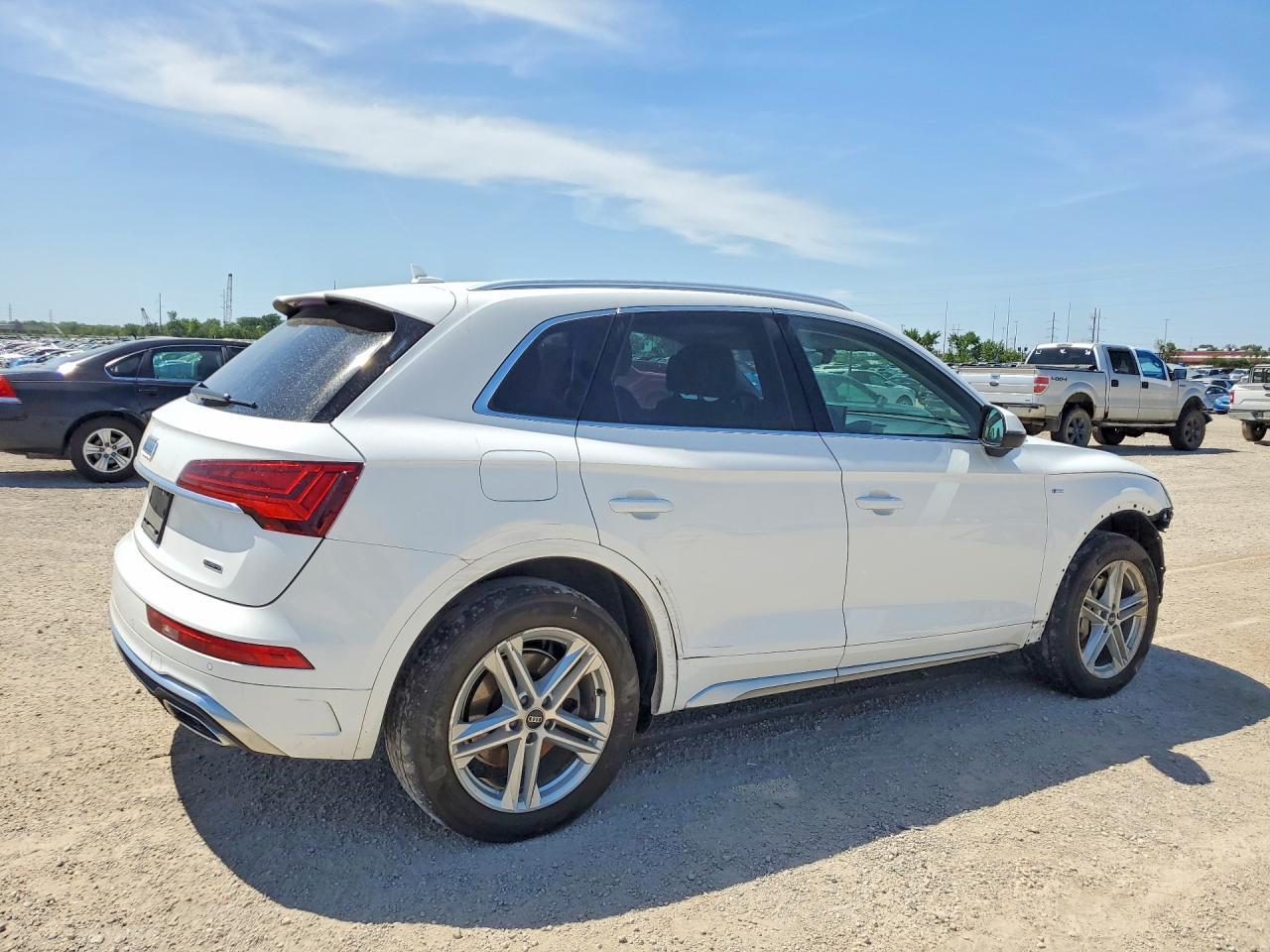 2022 Audi Q5 E Premium 55 - Фото 3
