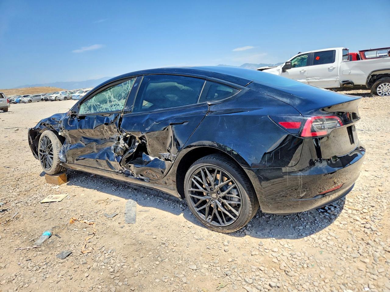 2022 Tesla Model 3 - Image 2