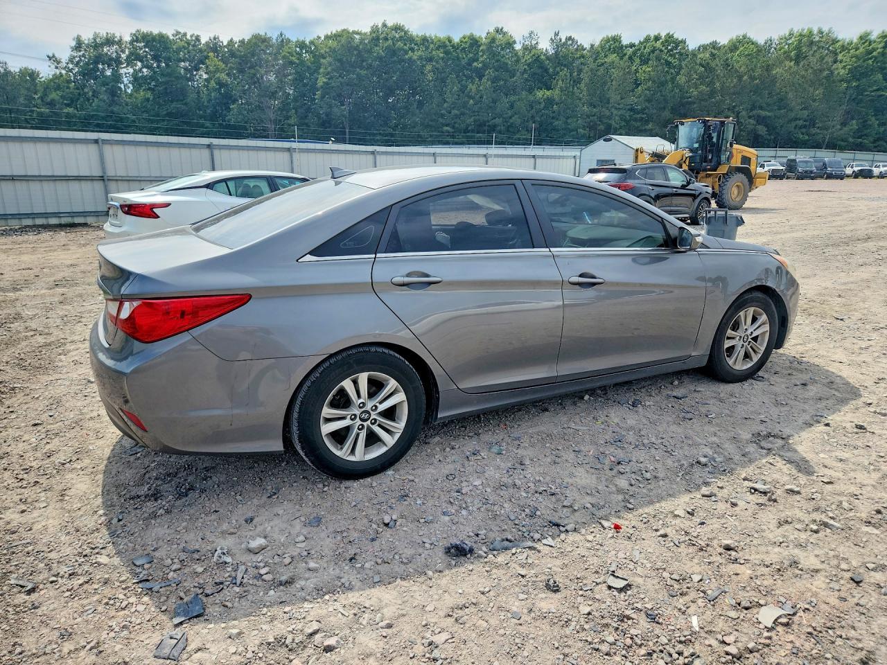 2014 Hyundai Sonata - Image 3