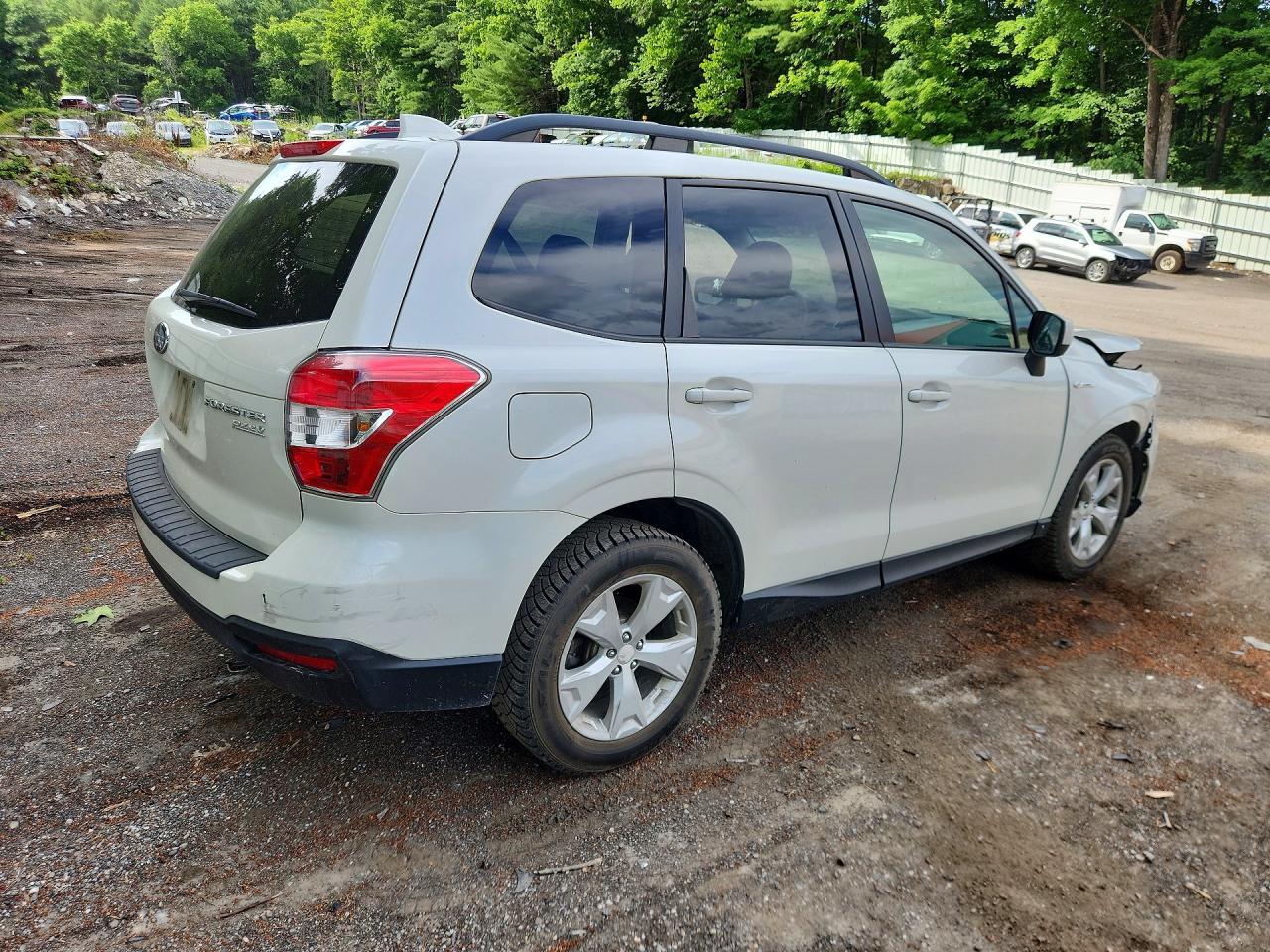 2016 Subaru Forester 2.5I Premium - Image 3