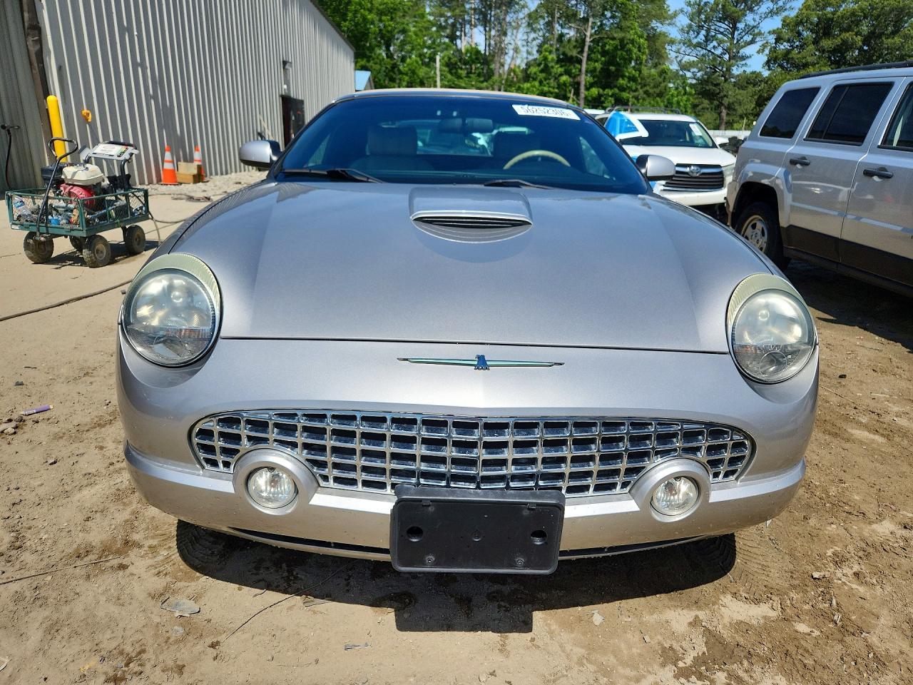 2004 Ford Thunderbird - Image 5