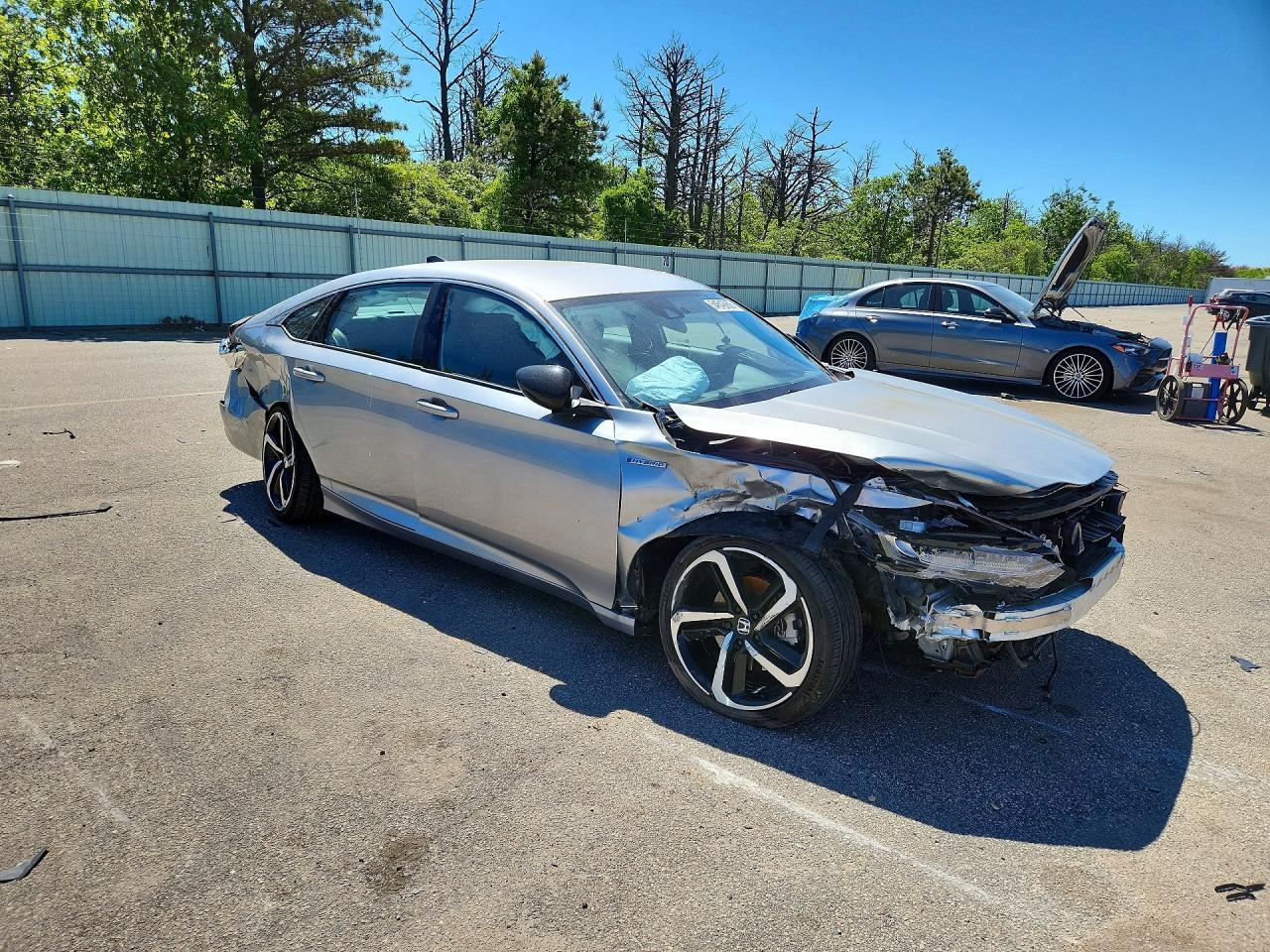 2022 Honda Accord Hybrid Sport - Image 4
