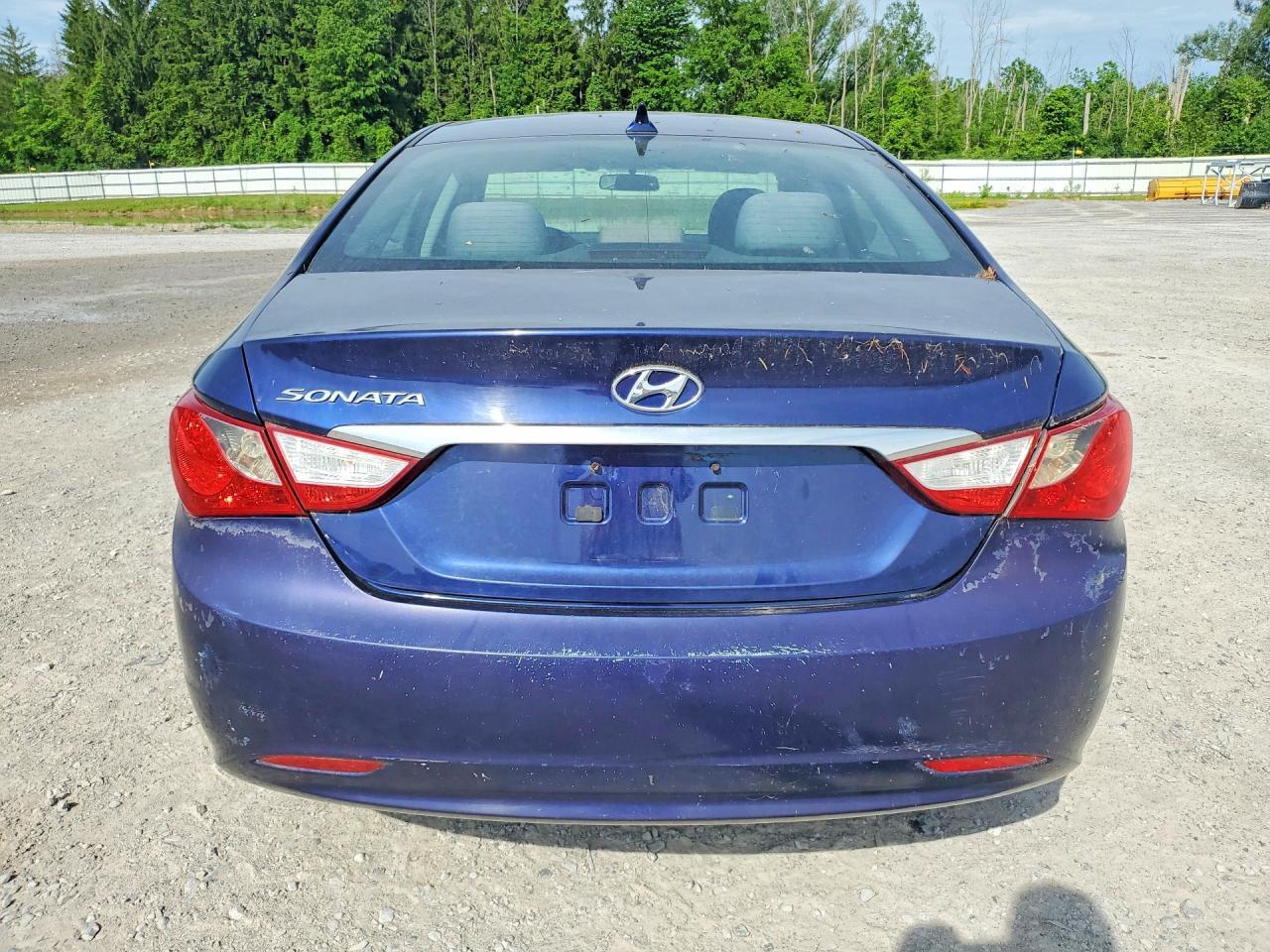 2011 Hyundai Sonata - Image 6