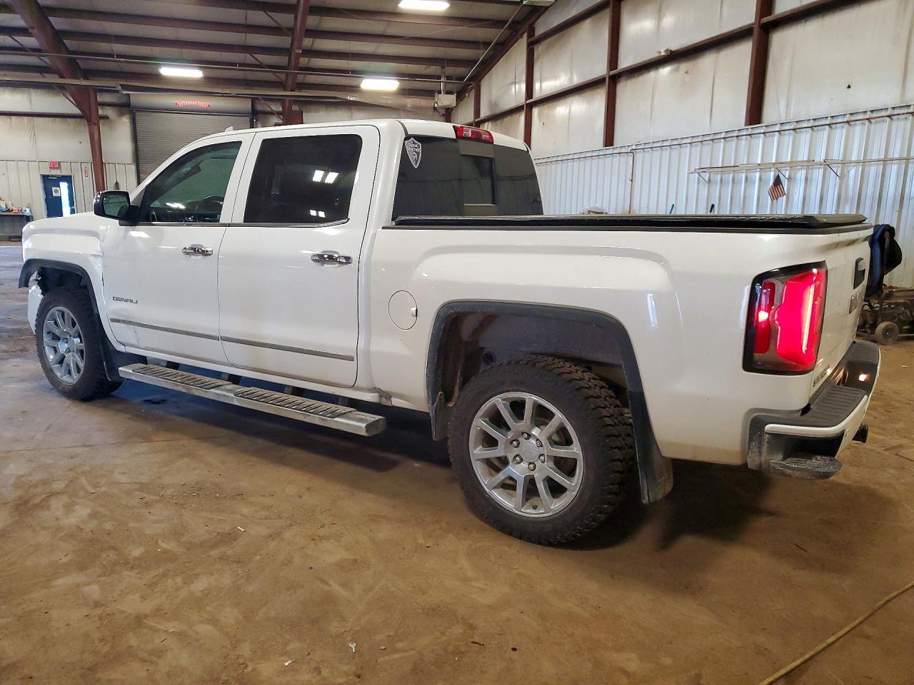 2017 GMC Sierra K1500 Denali - Image 2