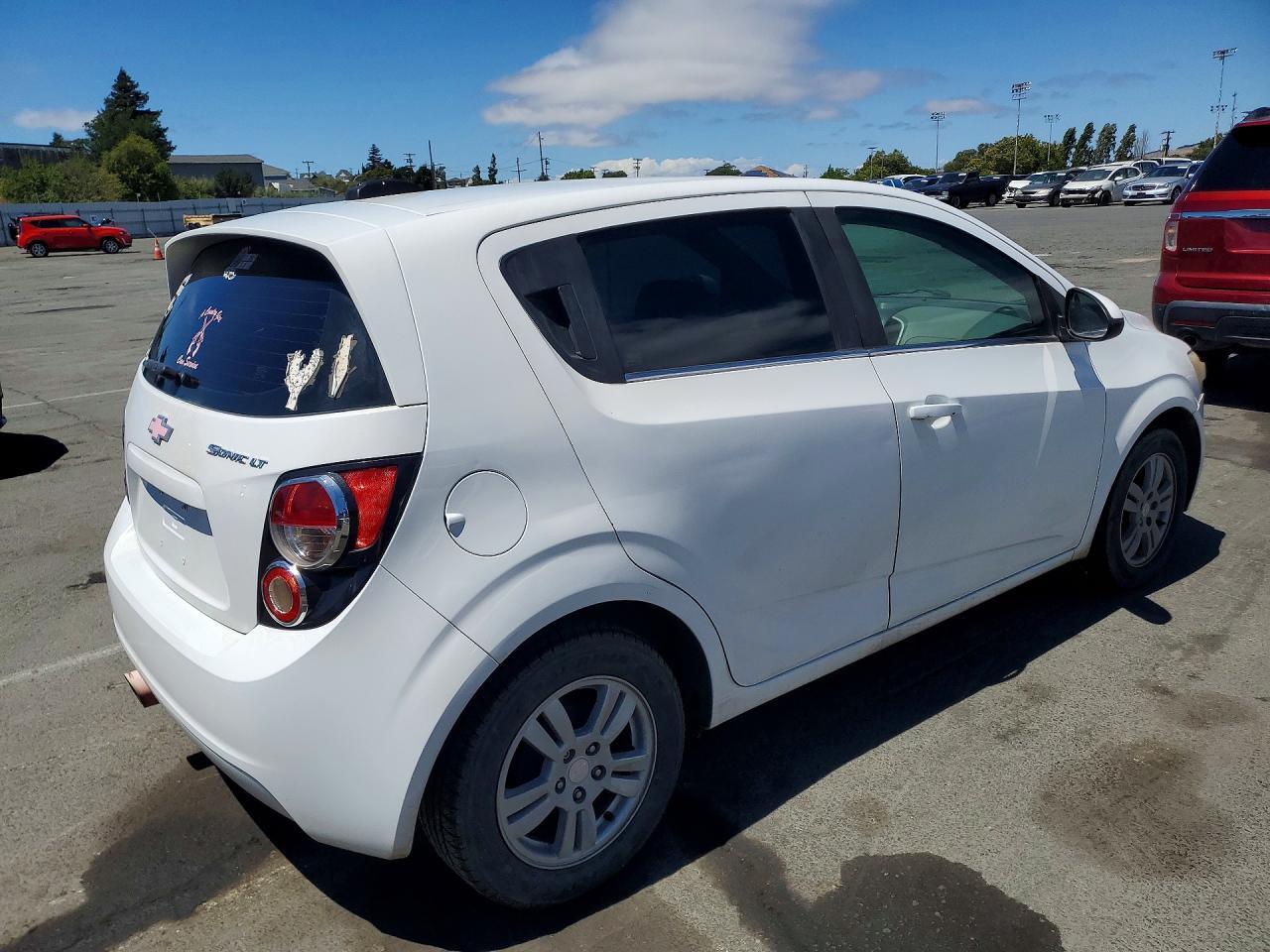 2016 Chevrolet Sonic Lt - Фото 3