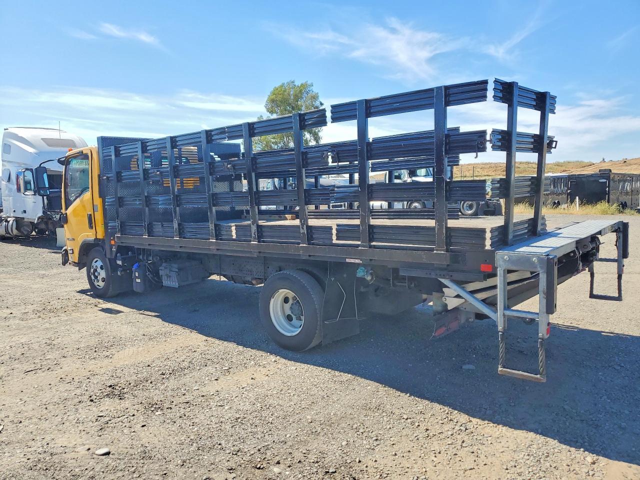 2022 Isuzu Npr Hd - Box Truck - Image 2