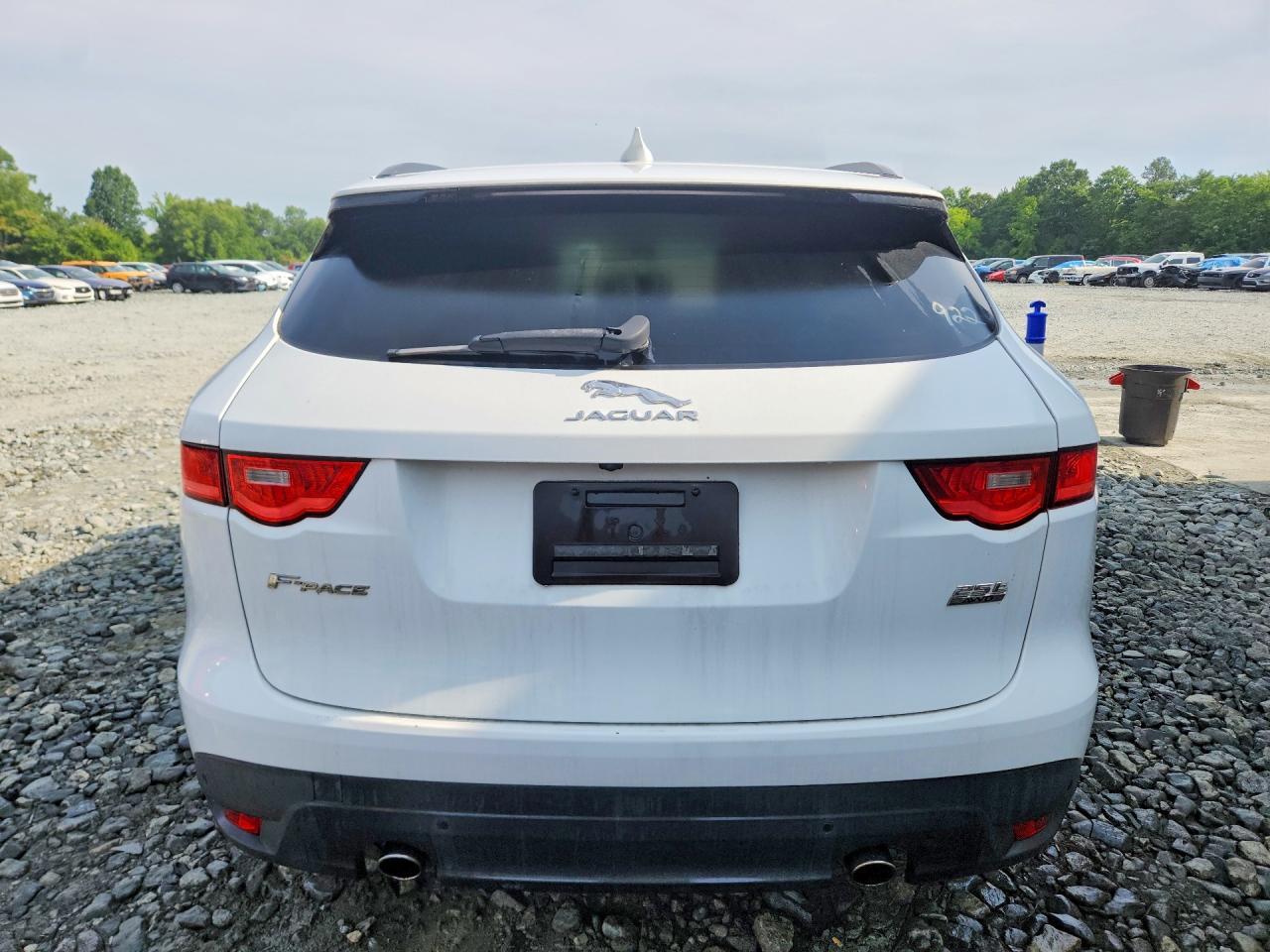 2018 Jaguar F-Pace Premium - Image 6