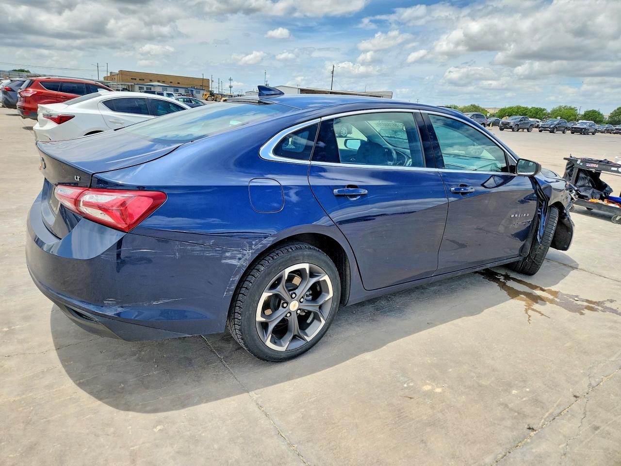 2022 Chevrolet Malibu Lt - Фото 3