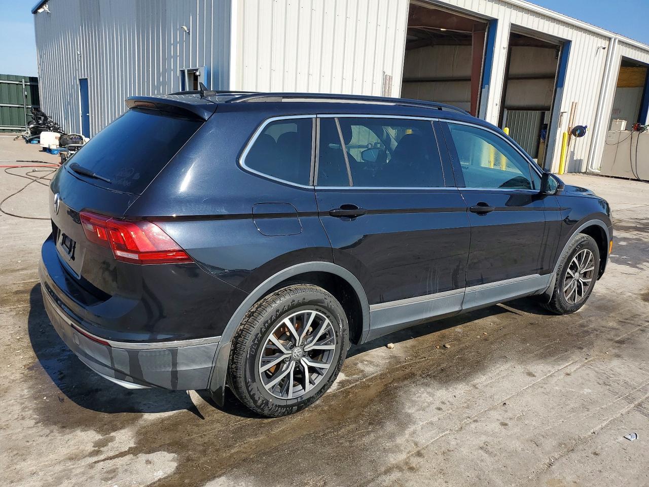 2020 Volkswagen Tiguan Se - Фото 3