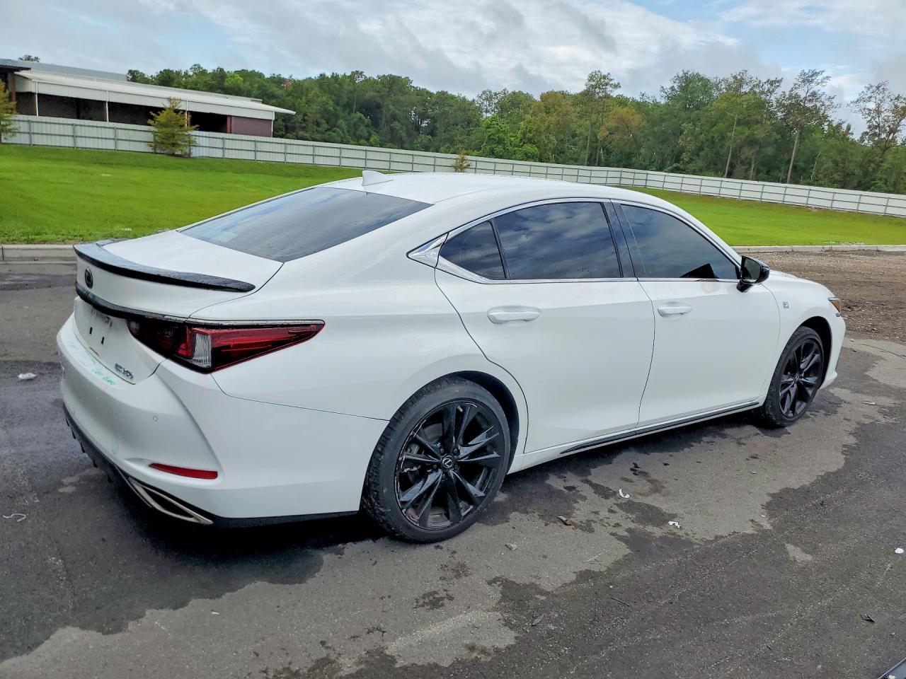 2025 Lexus Es 350 F Sport Handling - Image 3