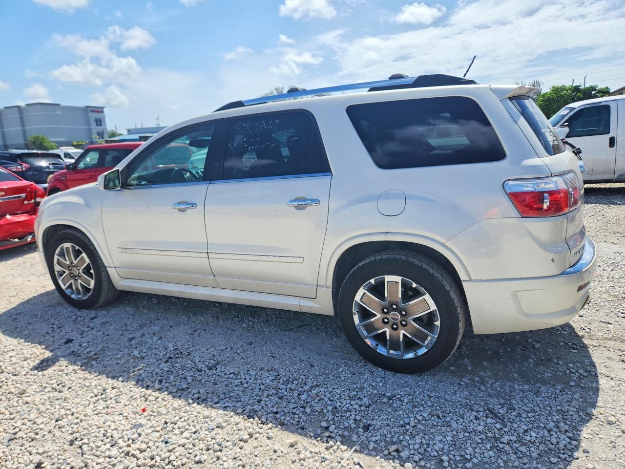 2012 GMC Acadia Denali - Фото 2