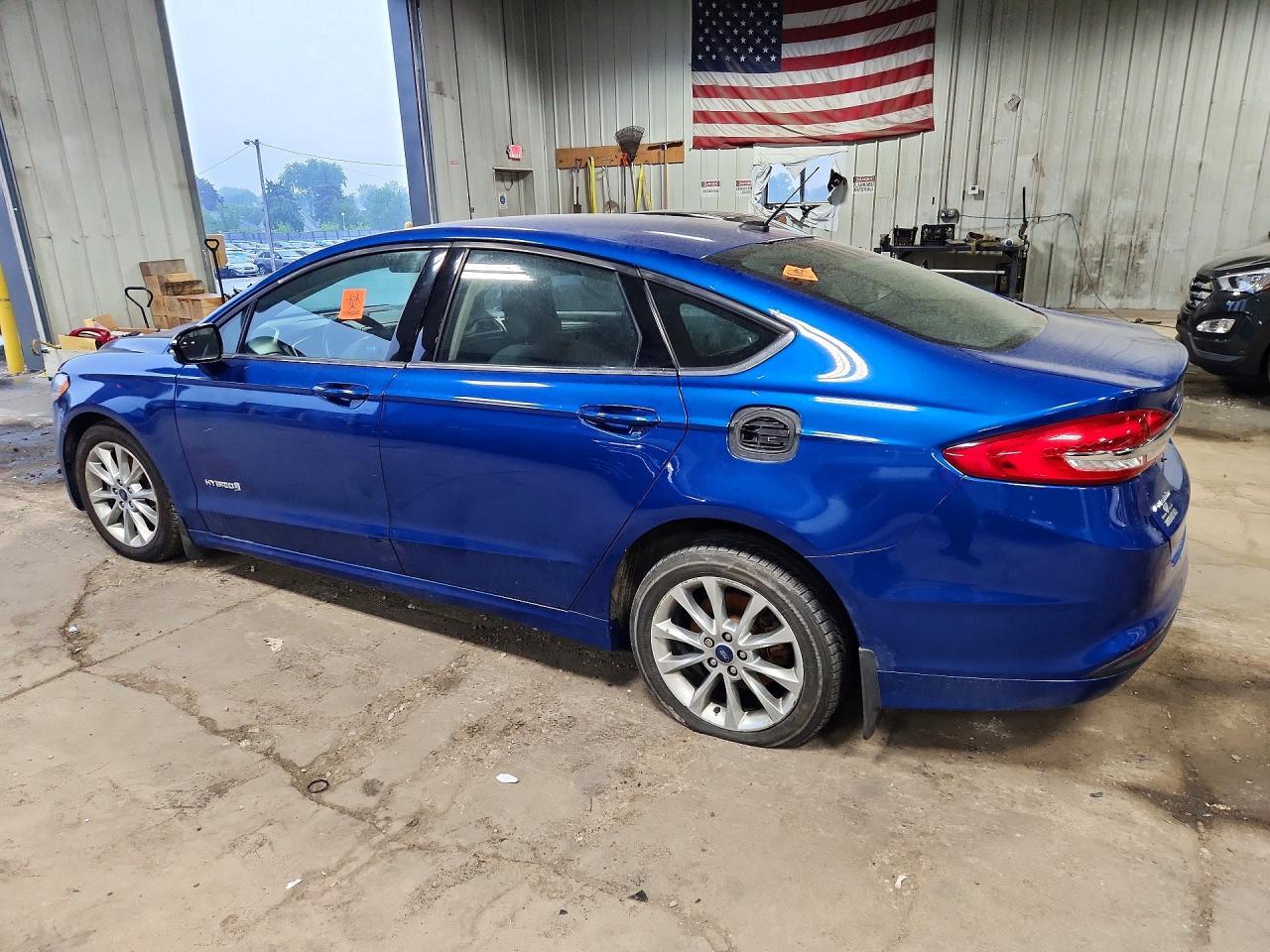 2017 Ford Fusion Se Hybrid - Фото 2
