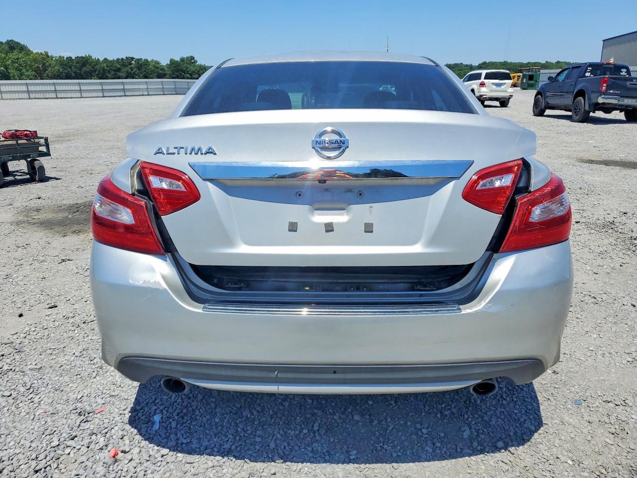 2016 Nissan Altima 2.5 - Image 6