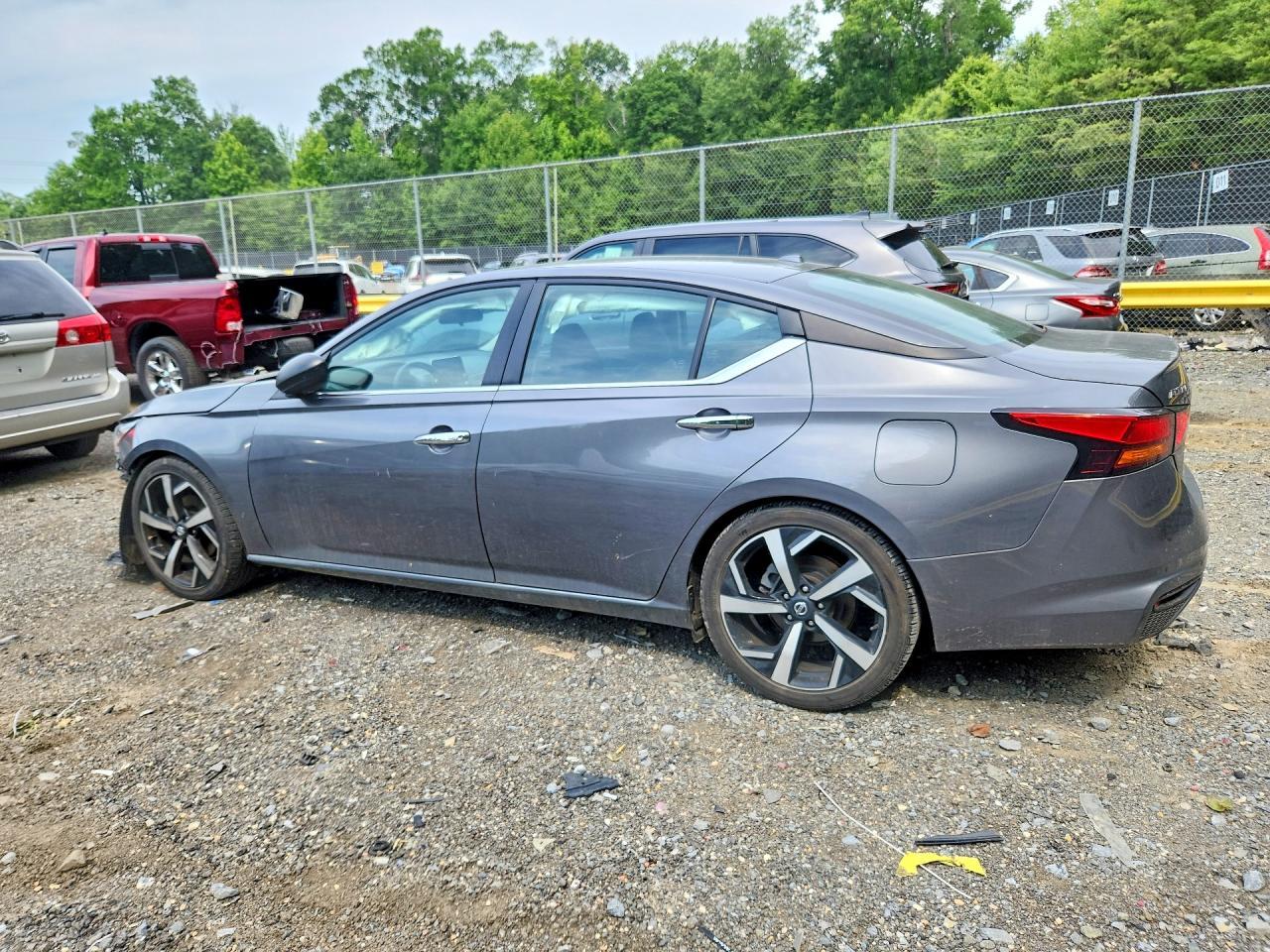 2024 Nissan Altima Sv - Image 2