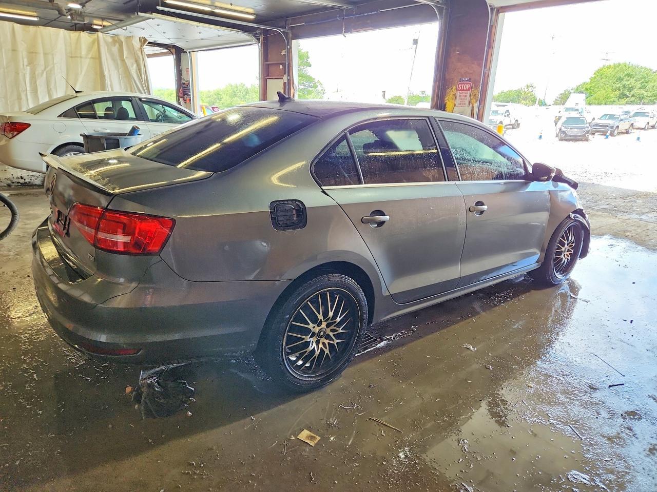 2015 Volkswagen Jetta Tdi - Image 3