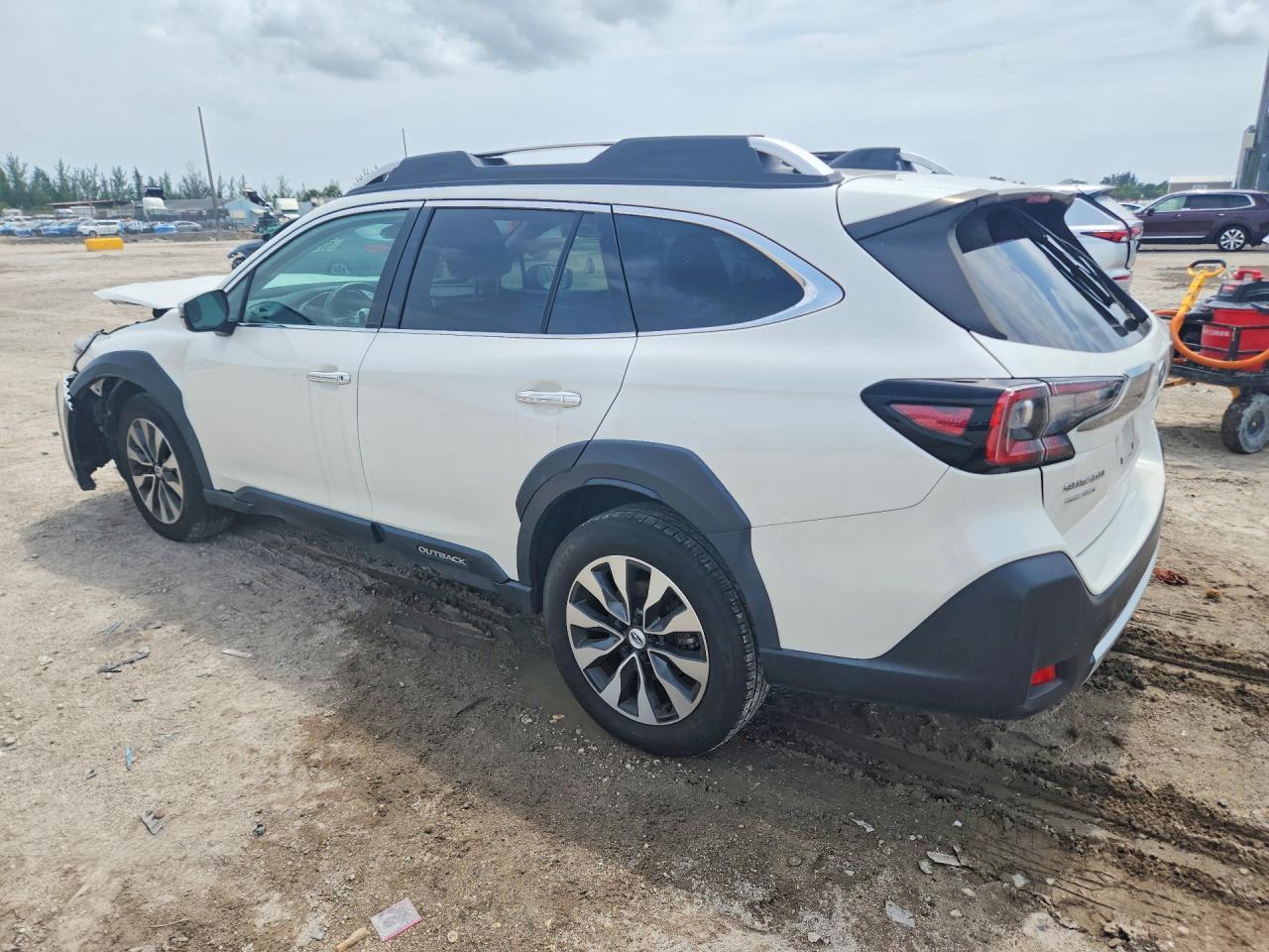 2023 Subaru Outback Touring - Фото 2