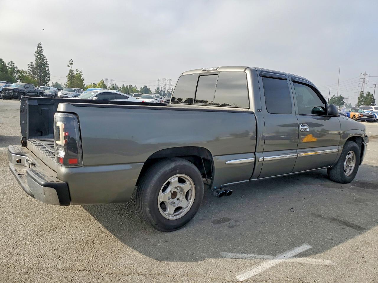 2000 GMC New Sierra C1500 - Фото 3