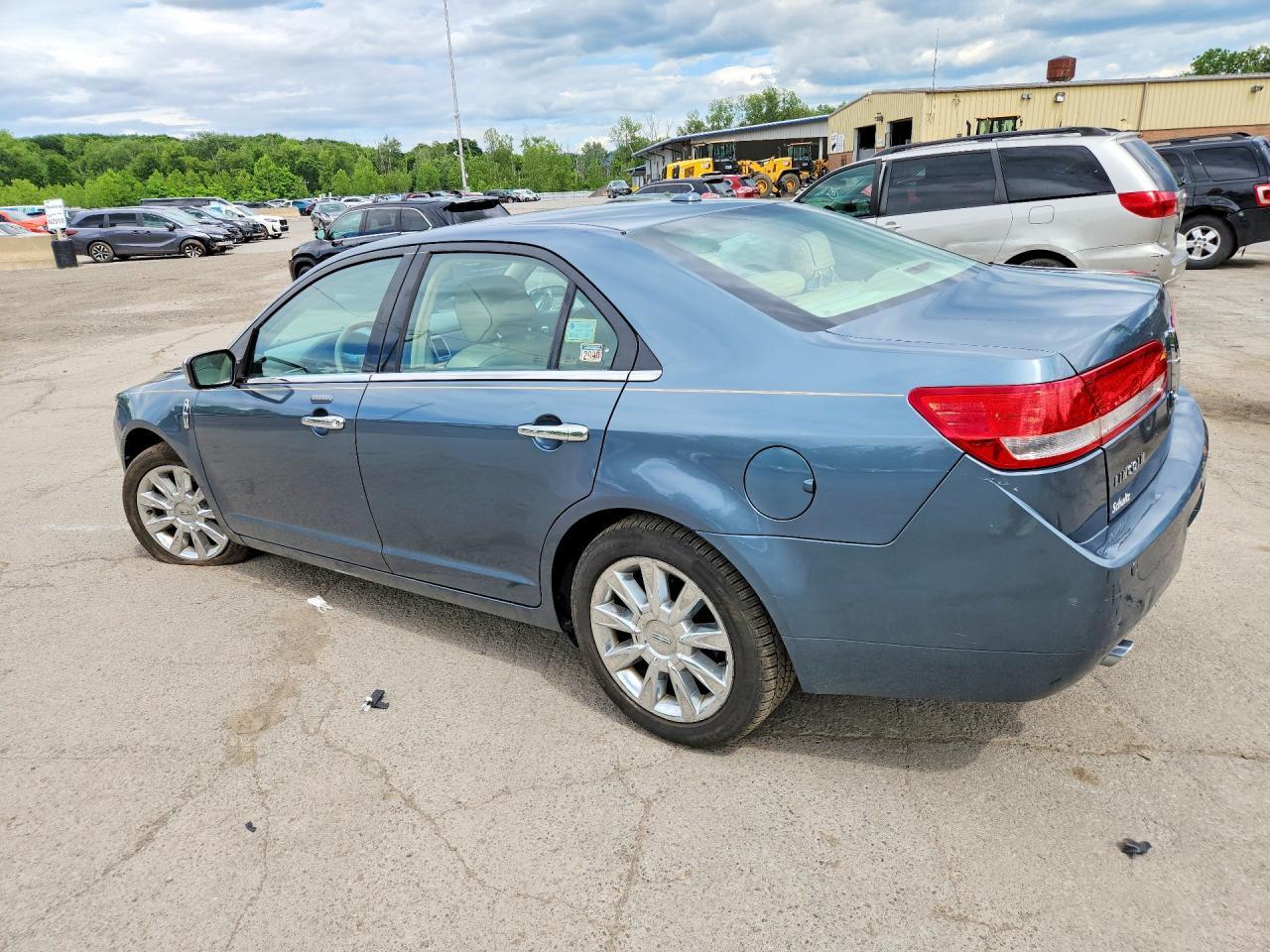2012 Lincoln Mkz - Image 2