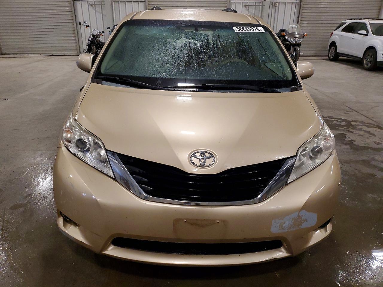 2012 Toyota Sienna Le - Фото 5