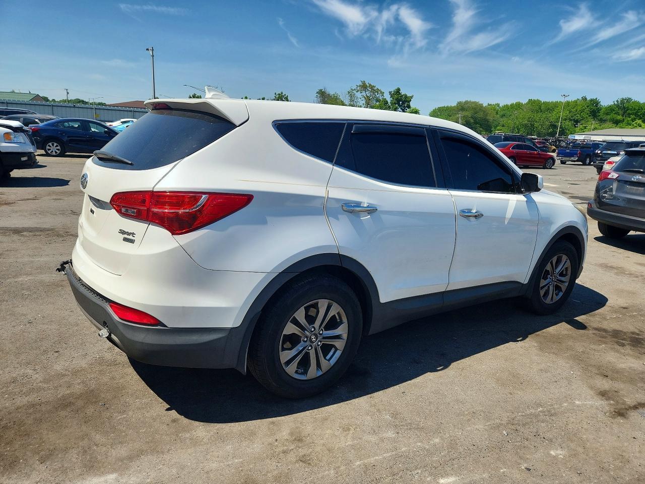 2016 Hyundai Santa Fe - Image 3