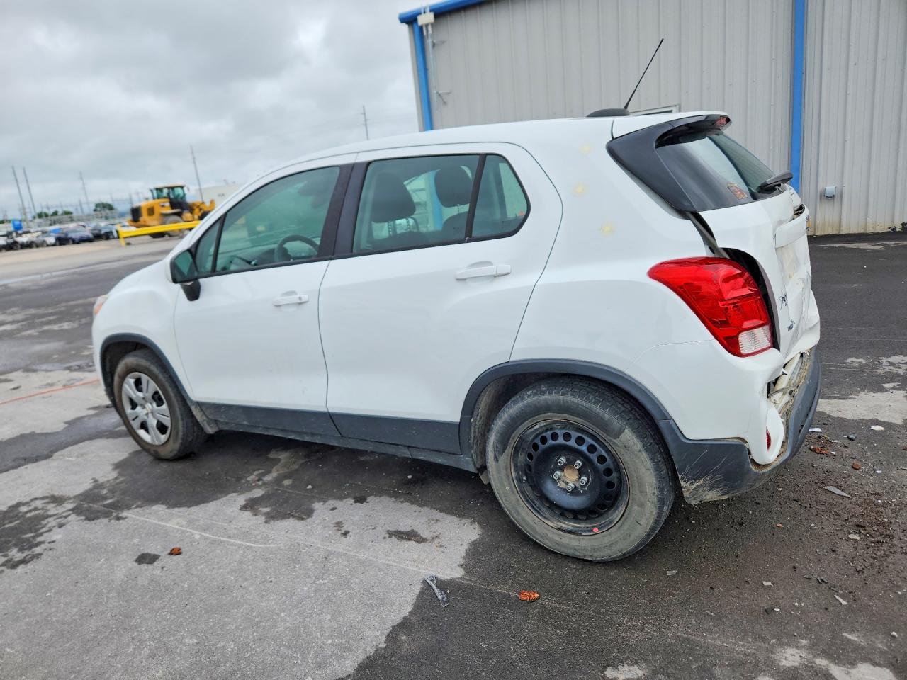 2017 Chevrolet Trax - Image 2