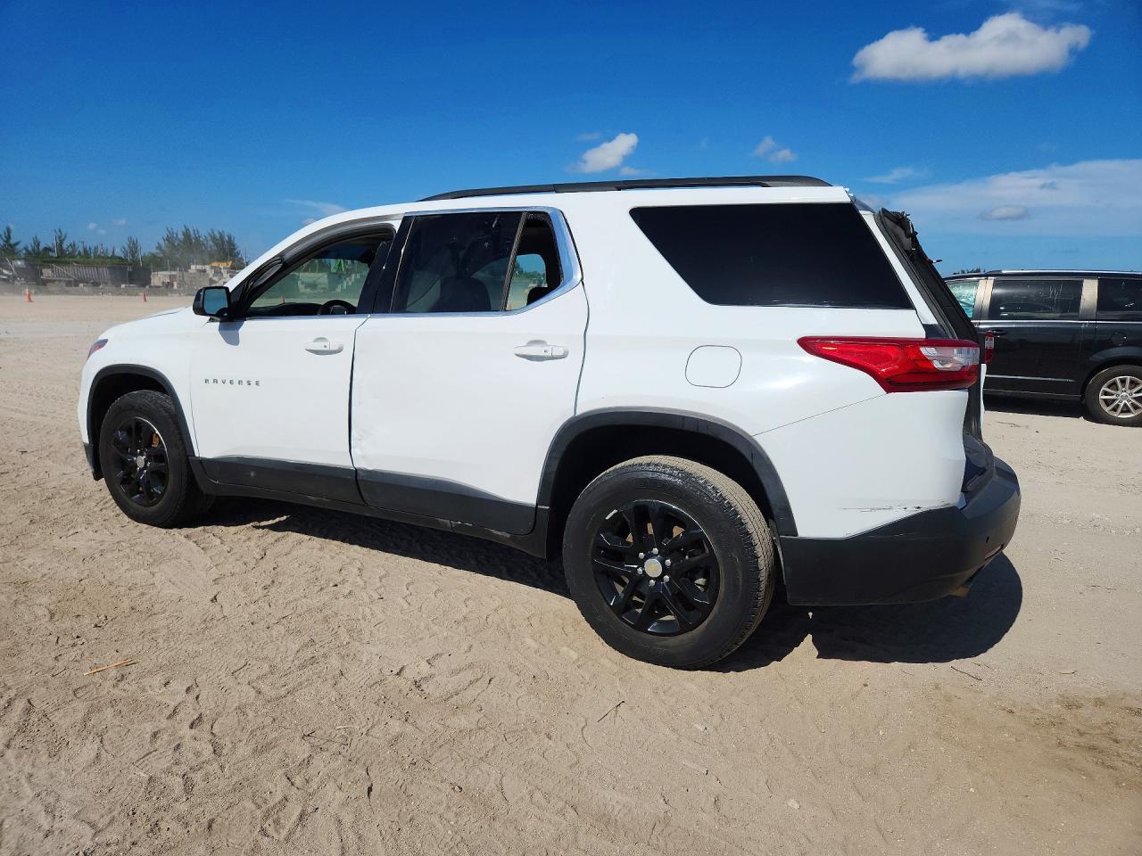 2019 Chevrolet Traverse Lt - Image 2