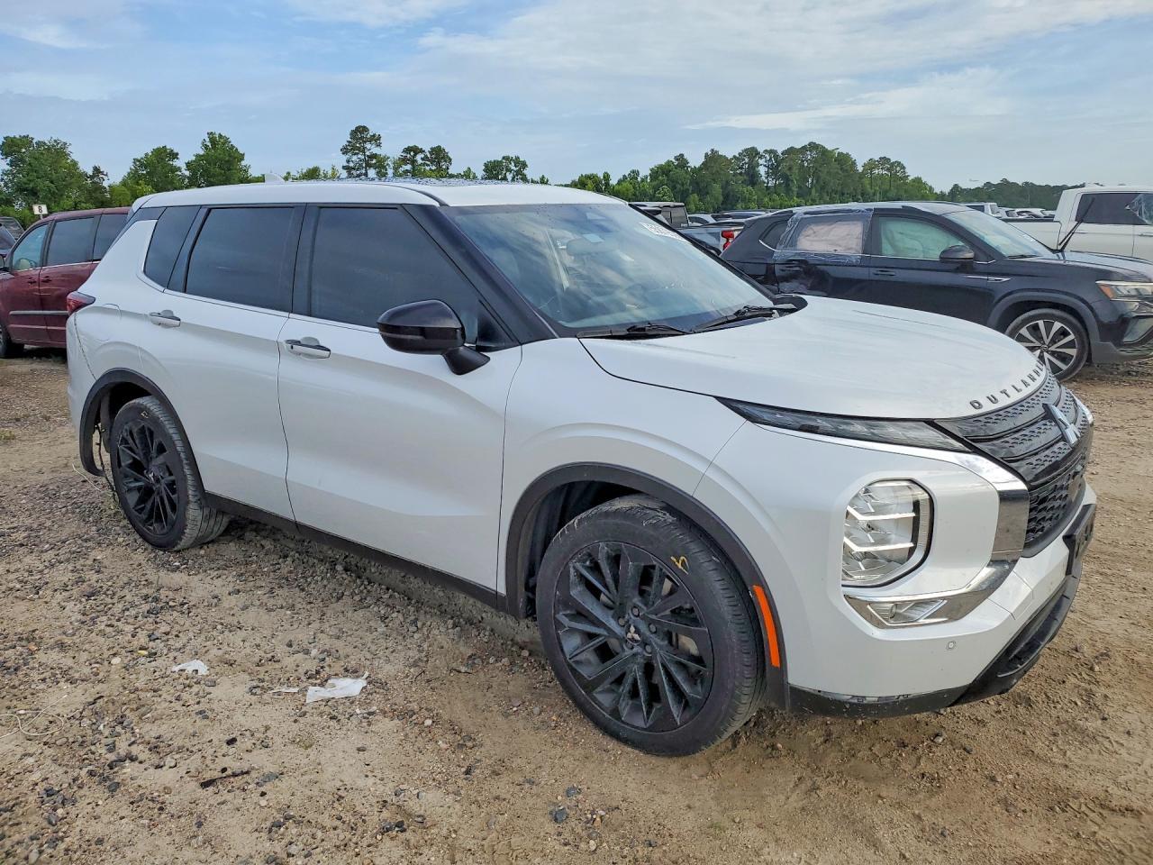 2022 Mitsubishi Outlander Se - Image 4