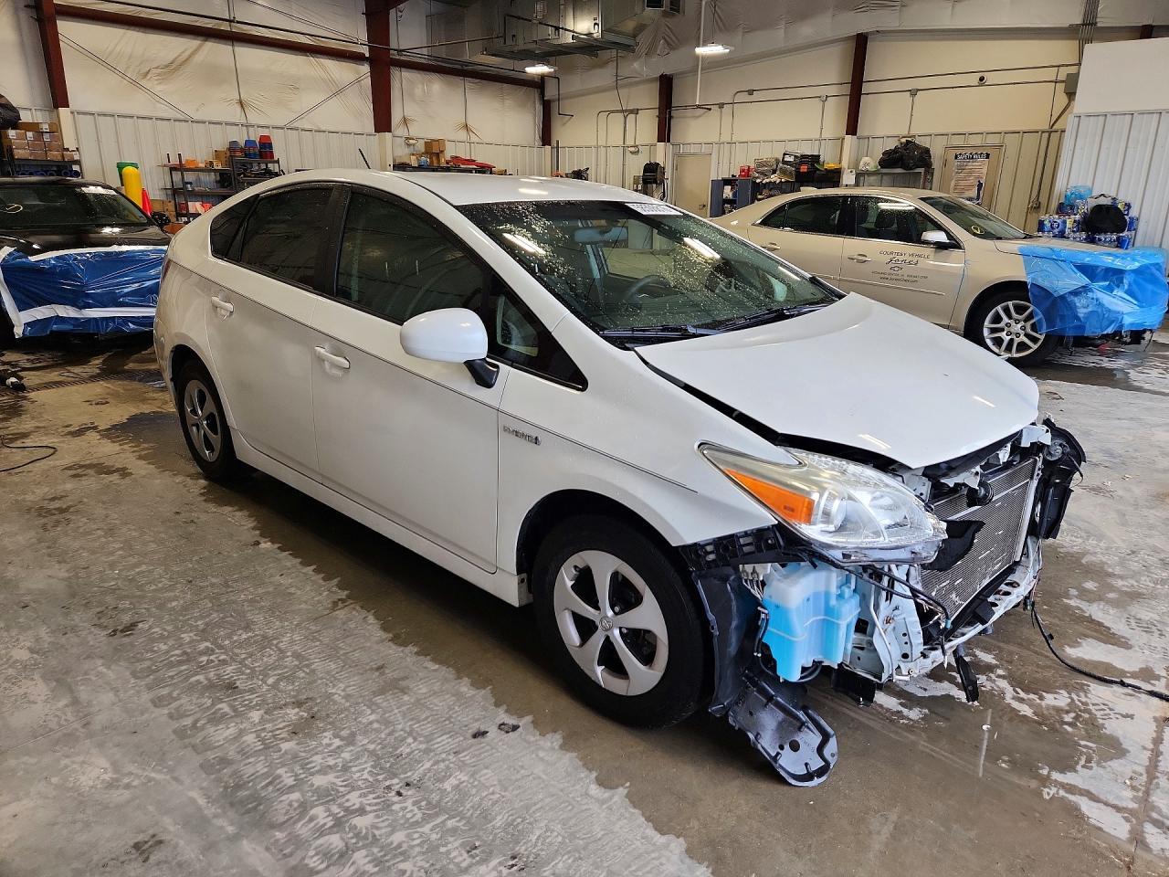 2014 Toyota Prius Two - Фото 4