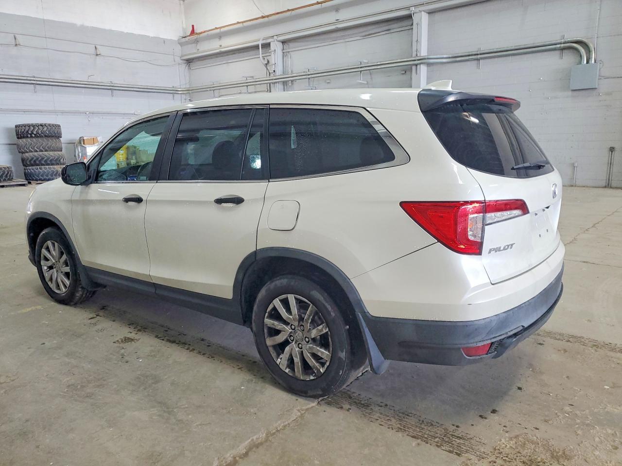 2019 Honda Pilot Lx - Image 2