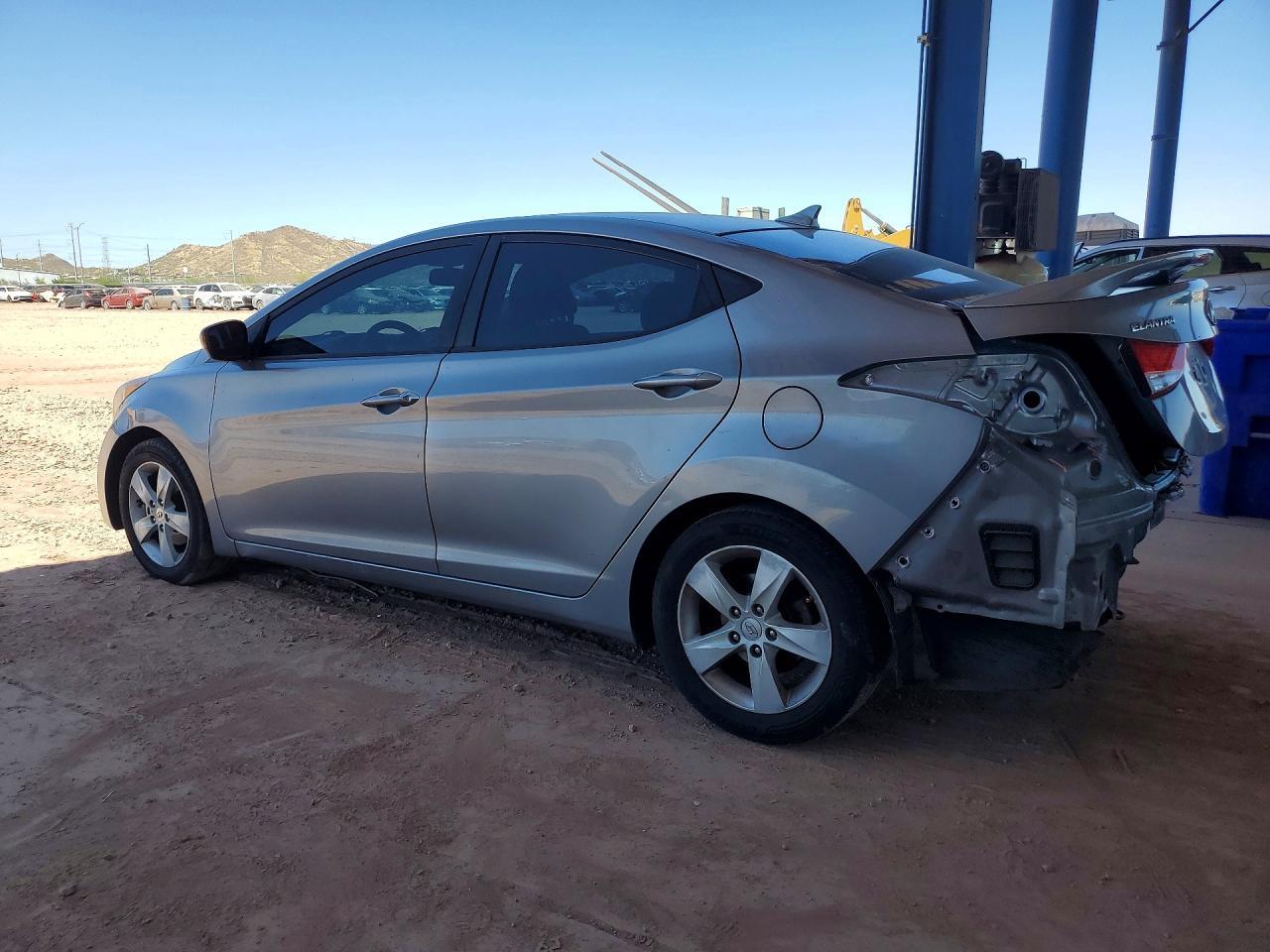 2013 Hyundai Elantra Gls - Фото 2