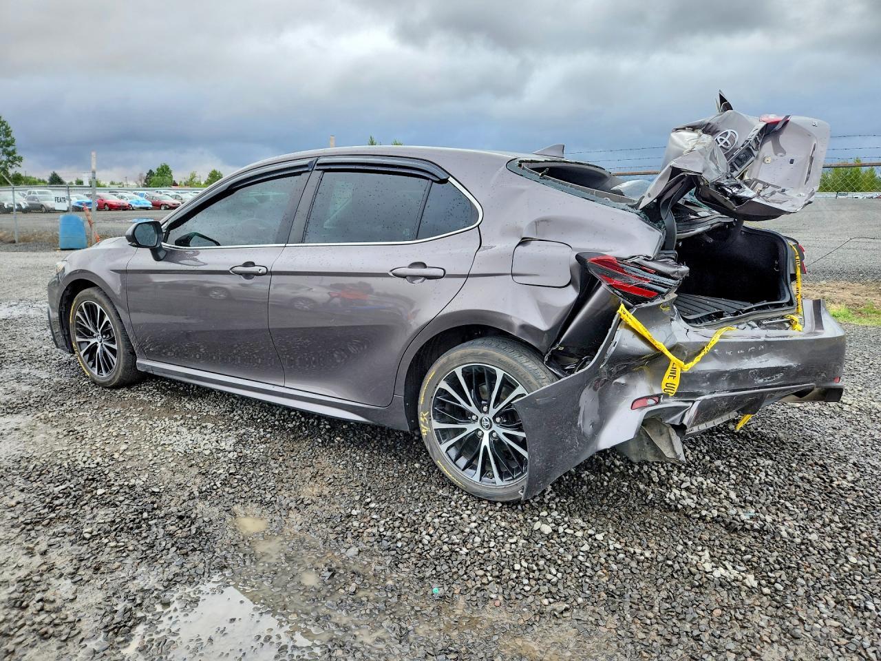 2022 Toyota Camry Se - Фото 2