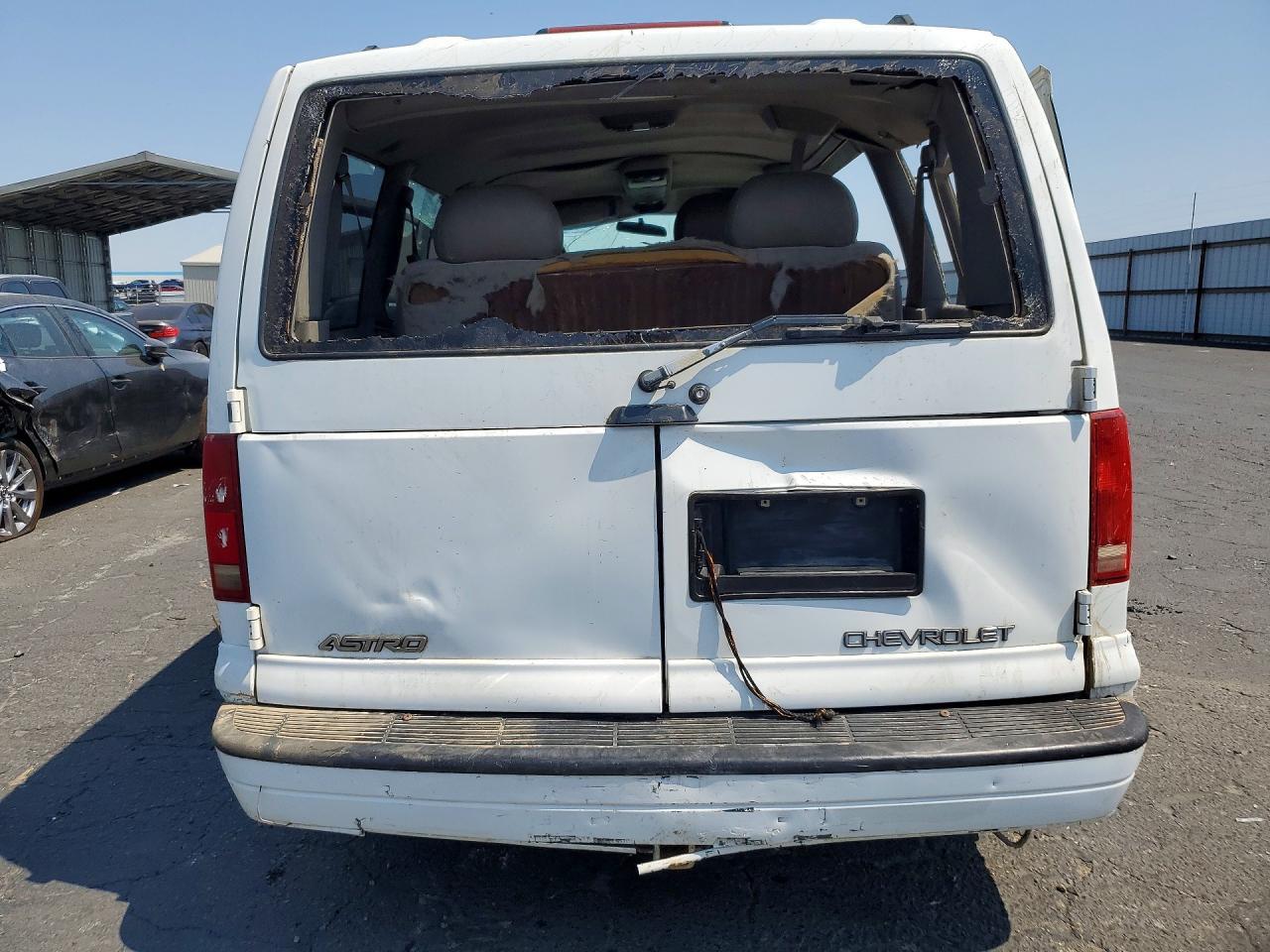 2000 Chevrolet Astro - Image 6