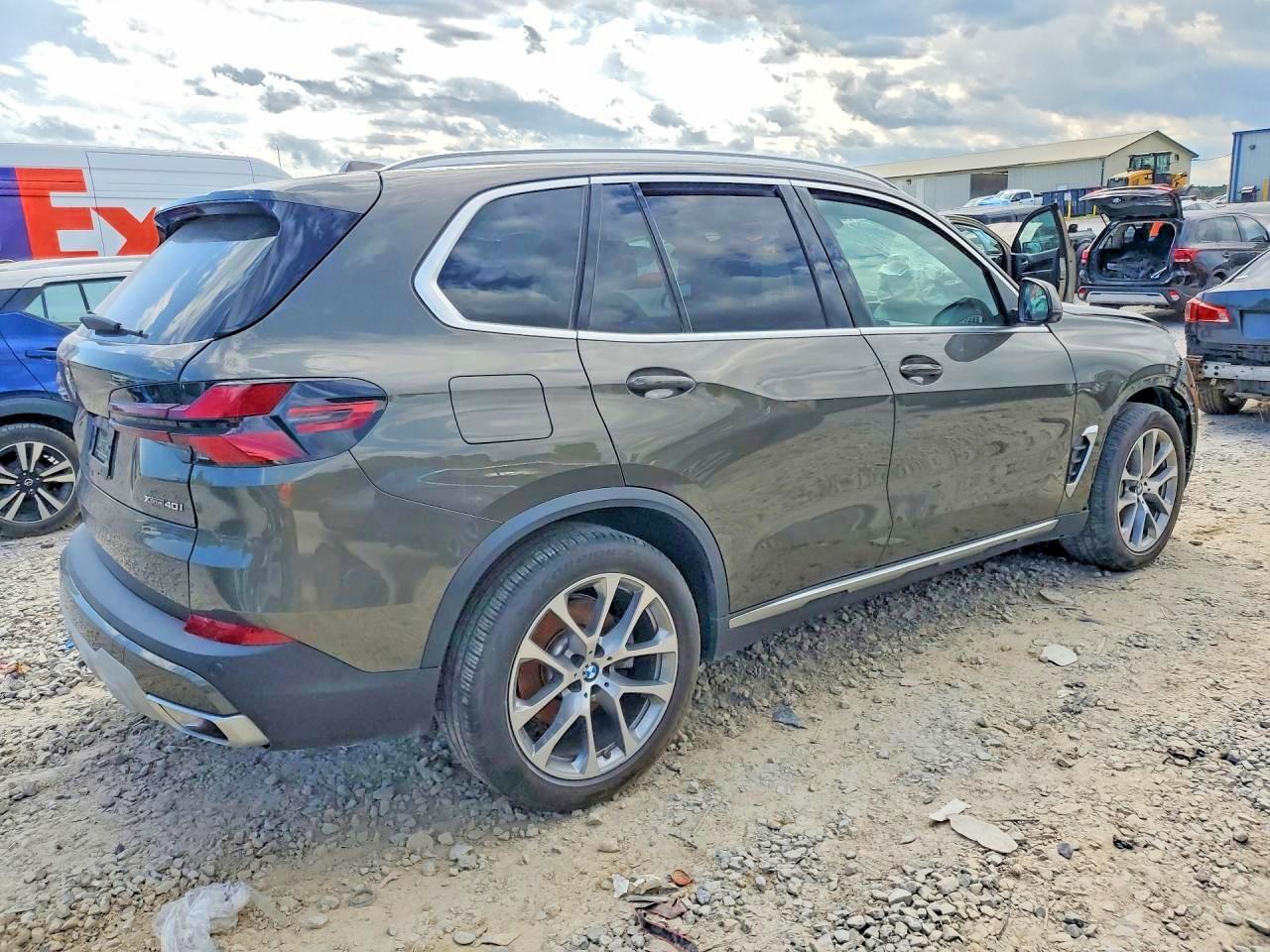 2025 BMW X5 xDrive40I - Image 3