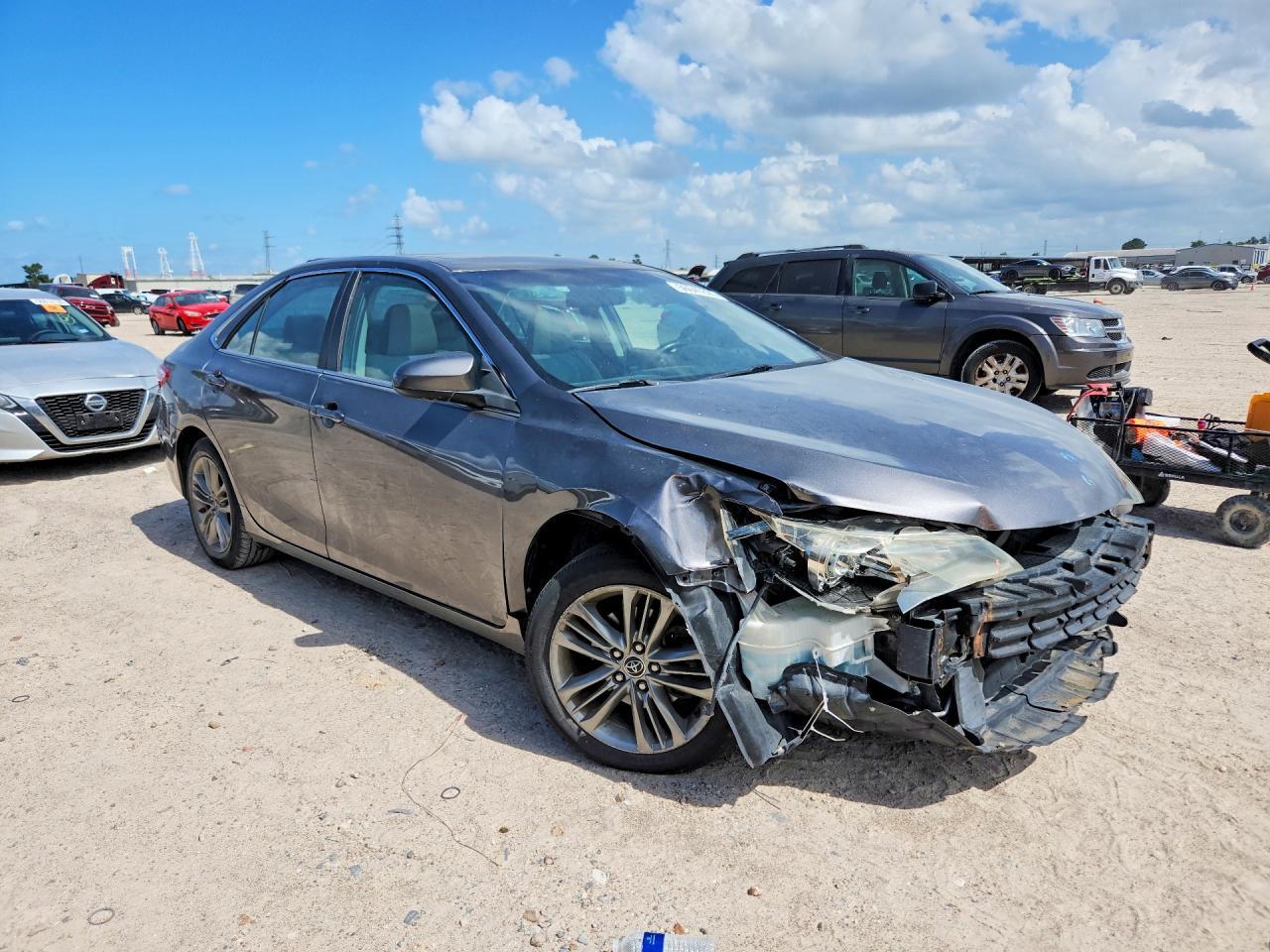 2016 Toyota Camry Se - Фото 4