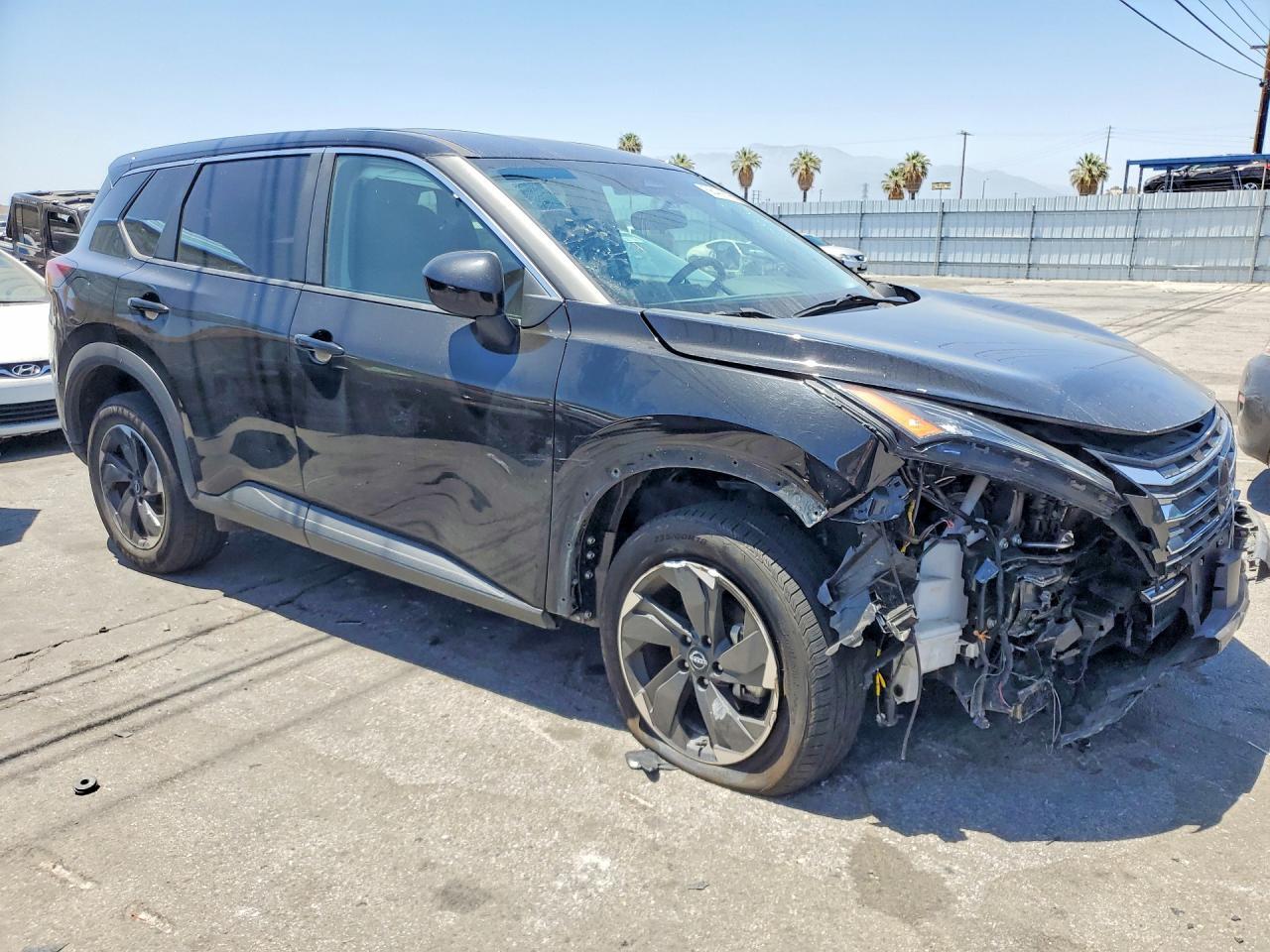 2024 Nissan Rogue Sv - Image 4