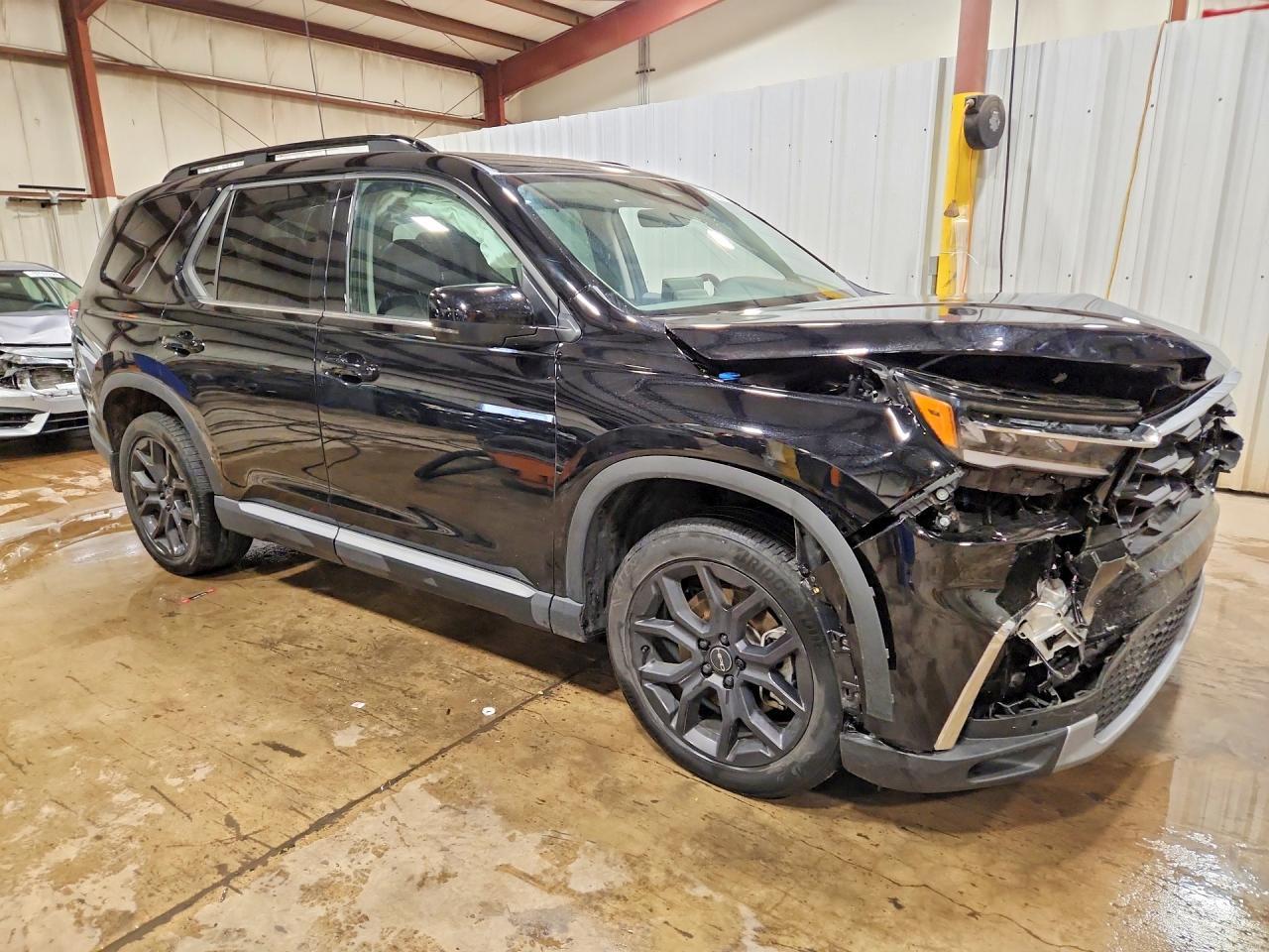 2025 Honda Pilot Touring - Image 4