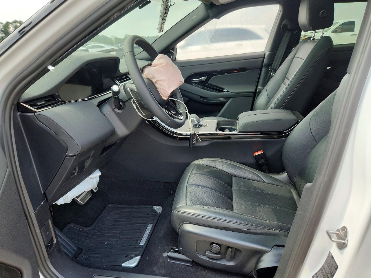 2024 Land Rover Range Rover Evoque Dynamic Se - Image 7
