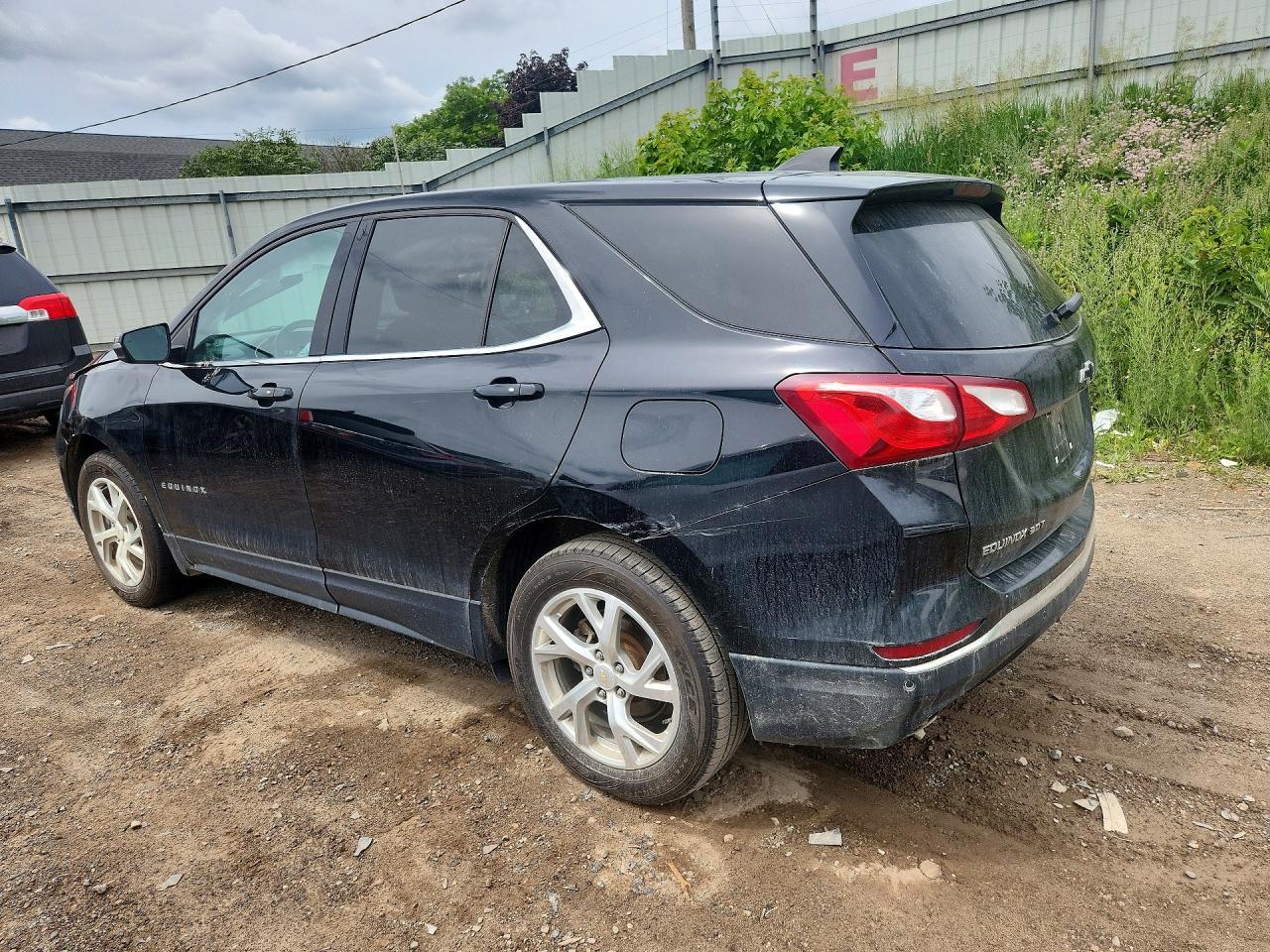 2018 Chevrolet Equinox Lt - Image 2
