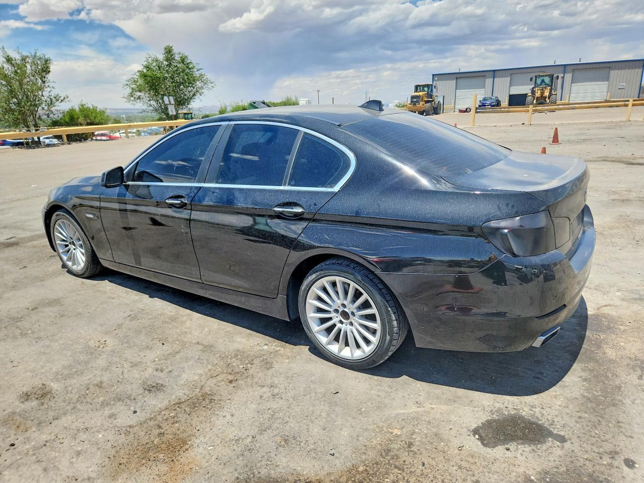 2011 BMW 550 Xi - Image 2