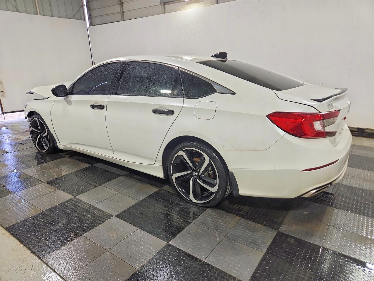 2022 Honda Accord Sport - Фото 2