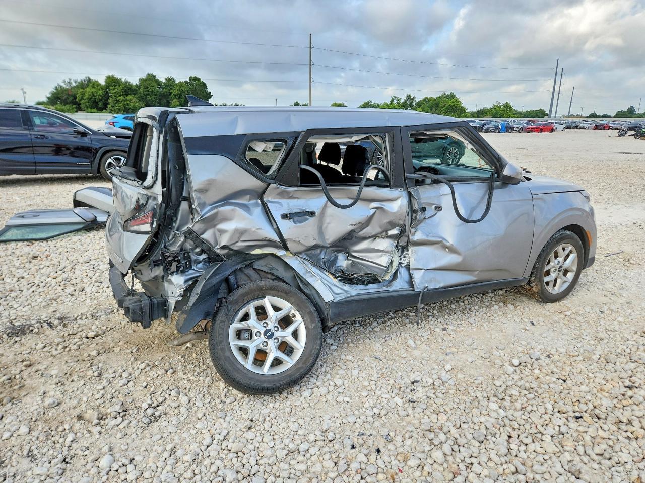 2023 Kia Soul Lx - Image 3