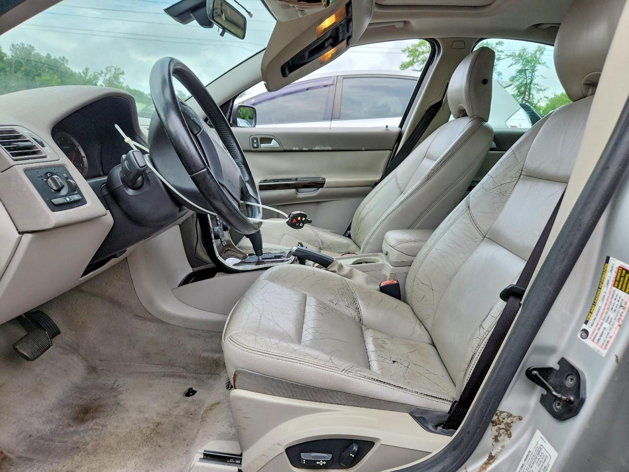 2005 Volvo S40 2.4I - Image 7