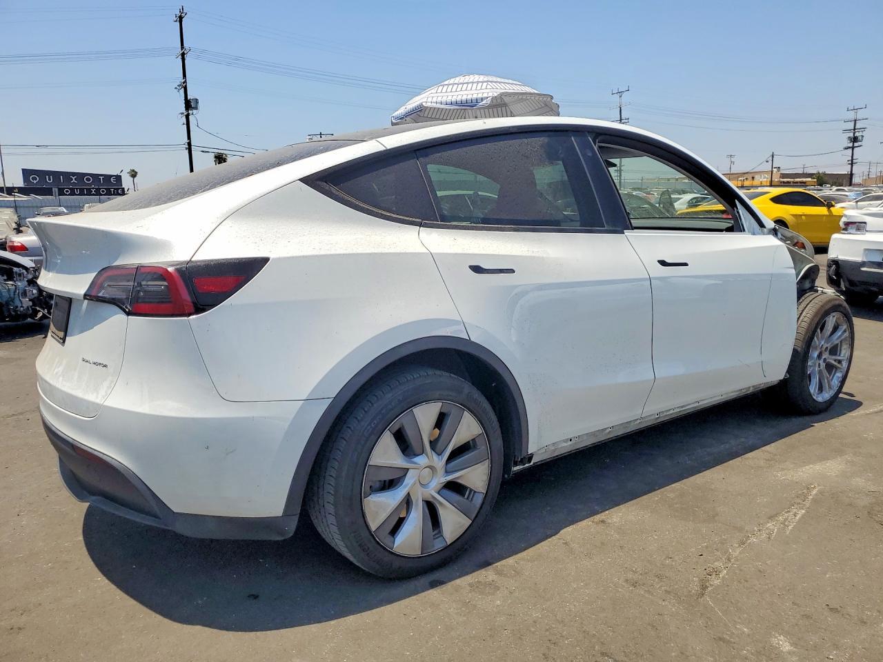 2023 Tesla Model Y - Фото 3