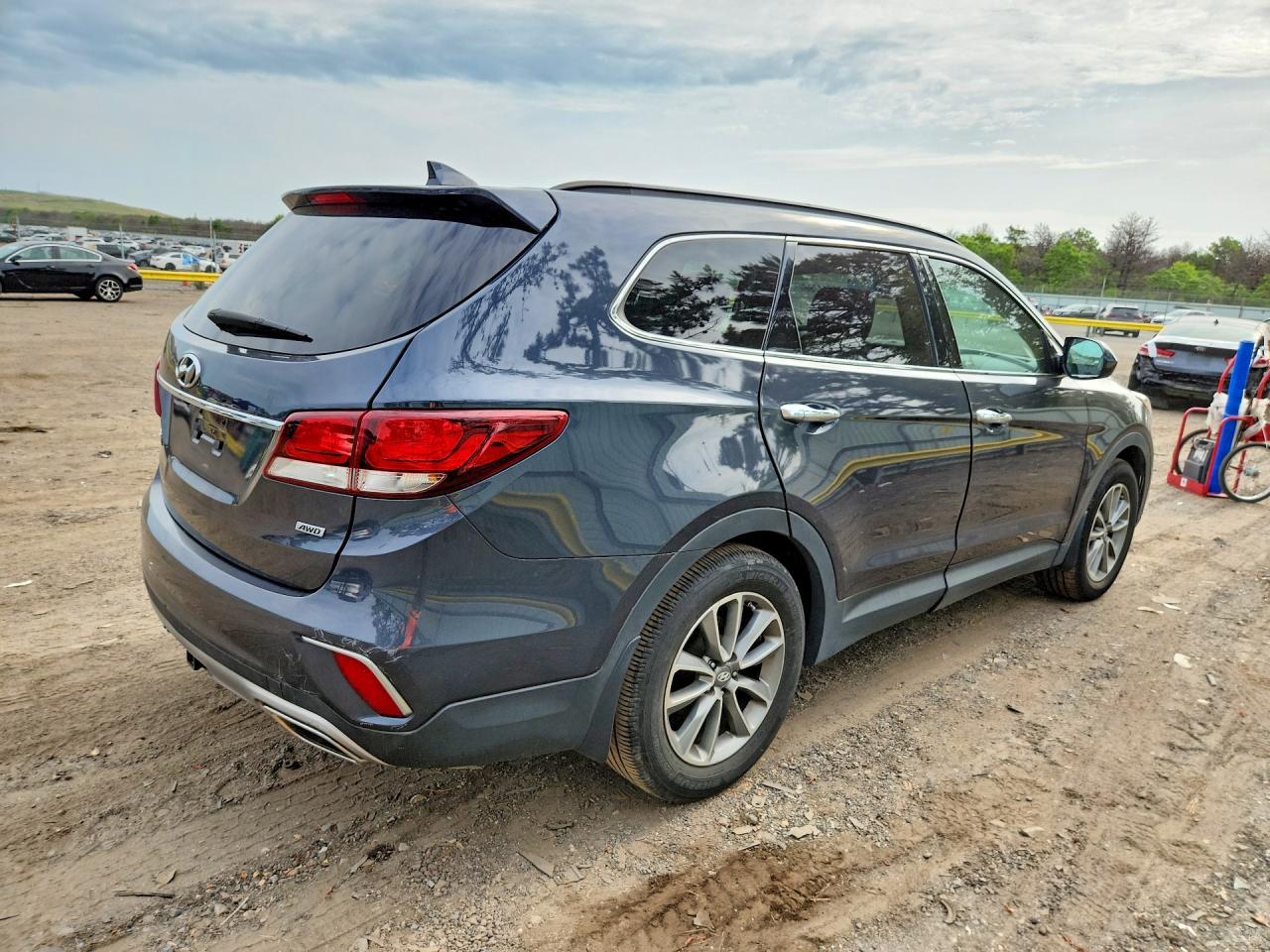 2017 Hyundai Santa Fe Se - Фото 3