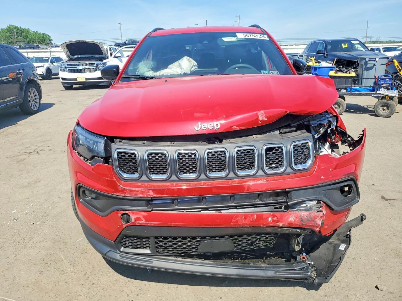 2023 Jeep Compass Latitude - Image 5