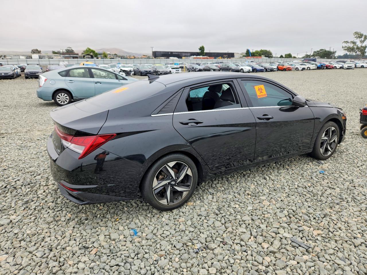 2023 Hyundai Elantra Limited - Image 3